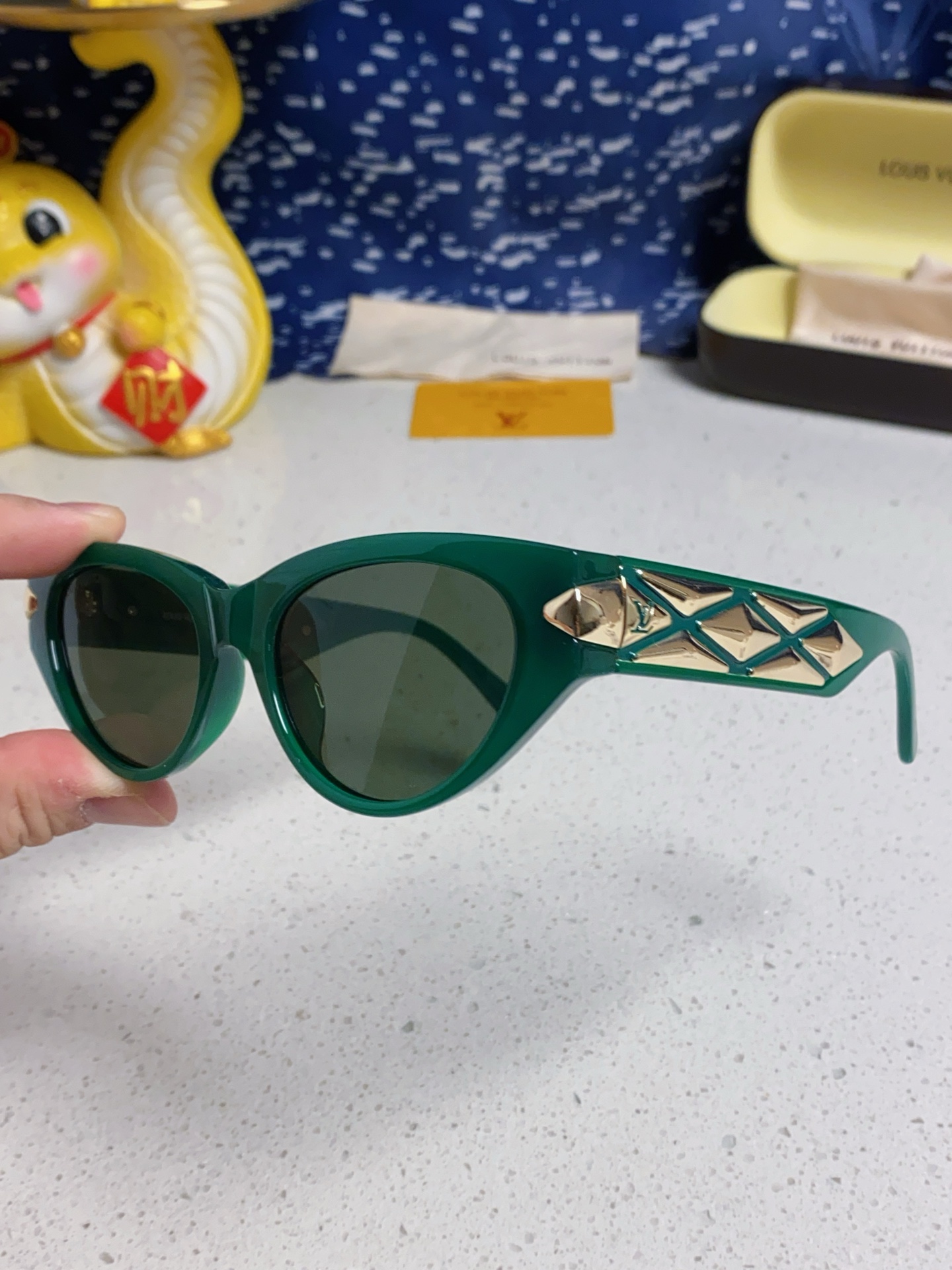  LV路易威登新款猫眼墨镜🕶️高级电镀镜腿，男 女款遮阳镜
