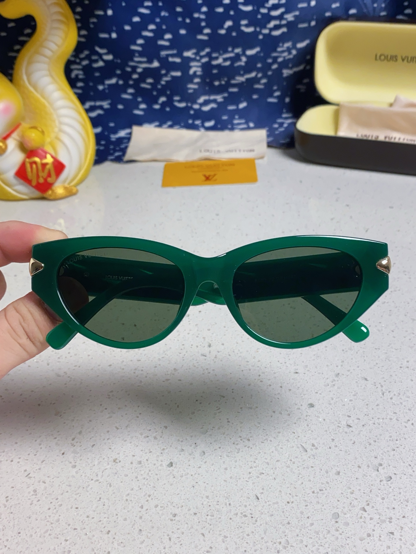  LV路易威登新款猫眼墨镜🕶️高级电镀镜腿，男 女款遮阳镜
