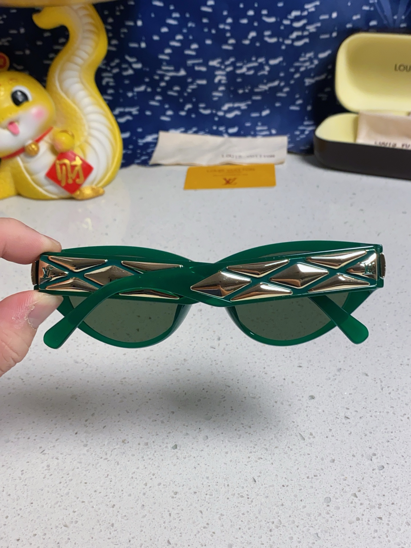  LV路易威登新款猫眼墨镜🕶️高级电镀镜腿，男 女款遮阳镜
