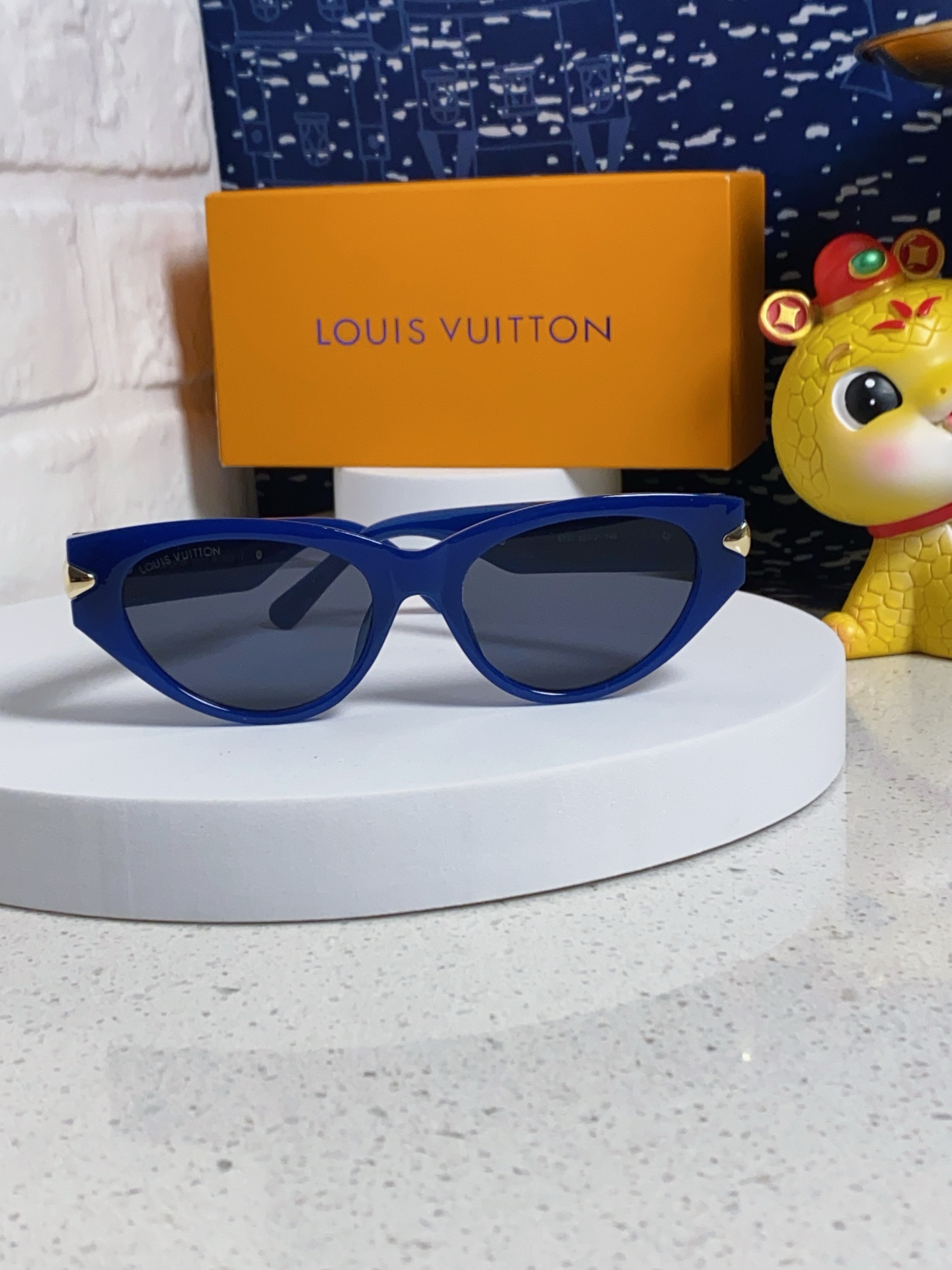  LV路易威登新款猫眼墨镜🕶️高级电镀镜腿，男 女款遮阳镜