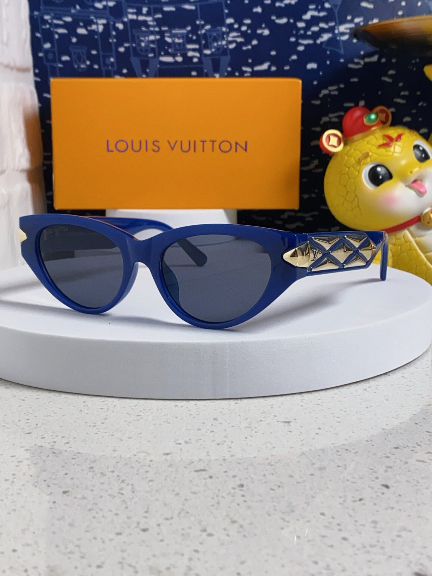  LV路易威登新款猫眼墨镜🕶️高级电镀镜腿，男 女款遮阳镜