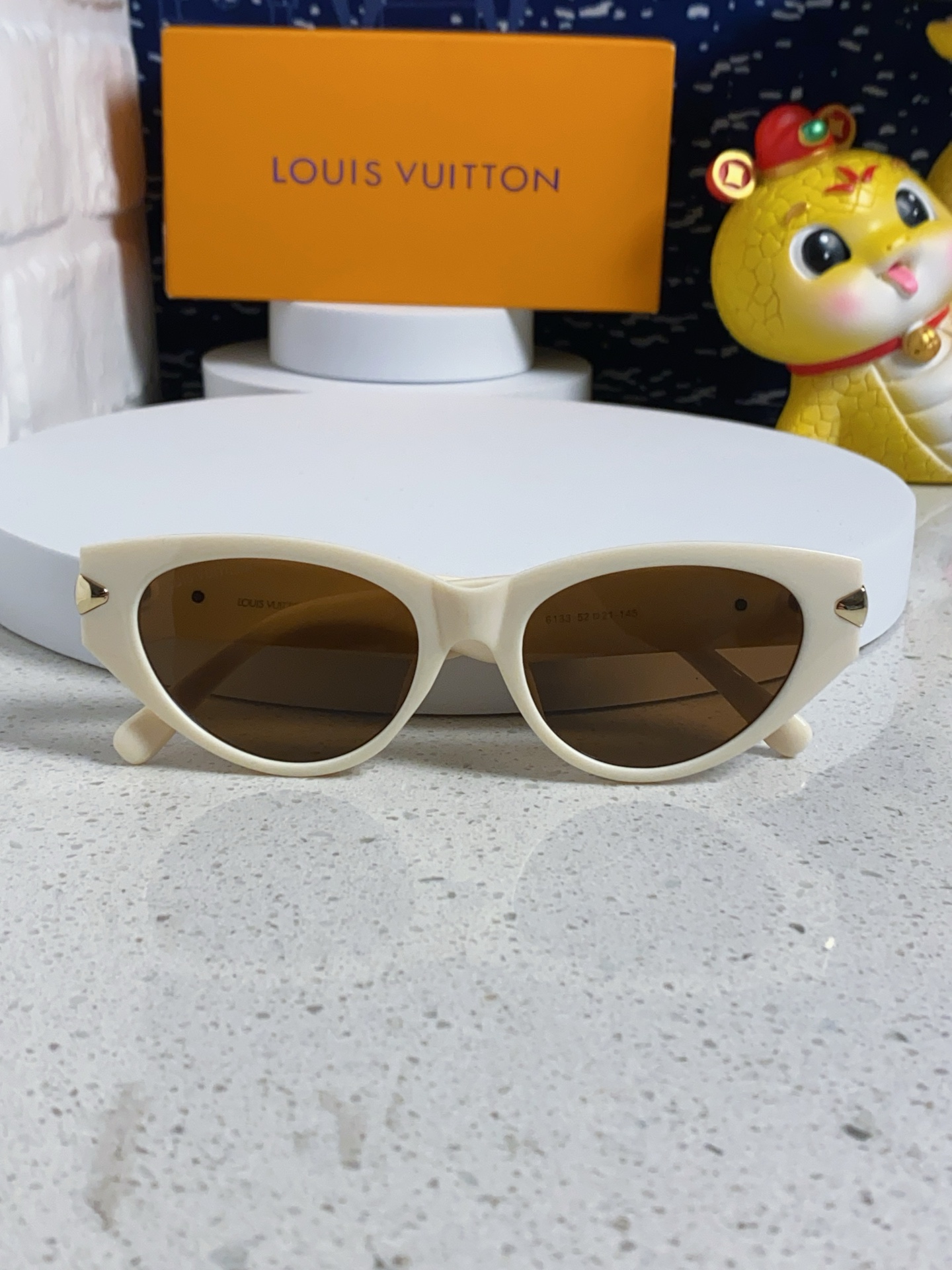  LV路易威登新款猫眼墨镜🕶️高级电镀镜腿，男 女款遮阳镜