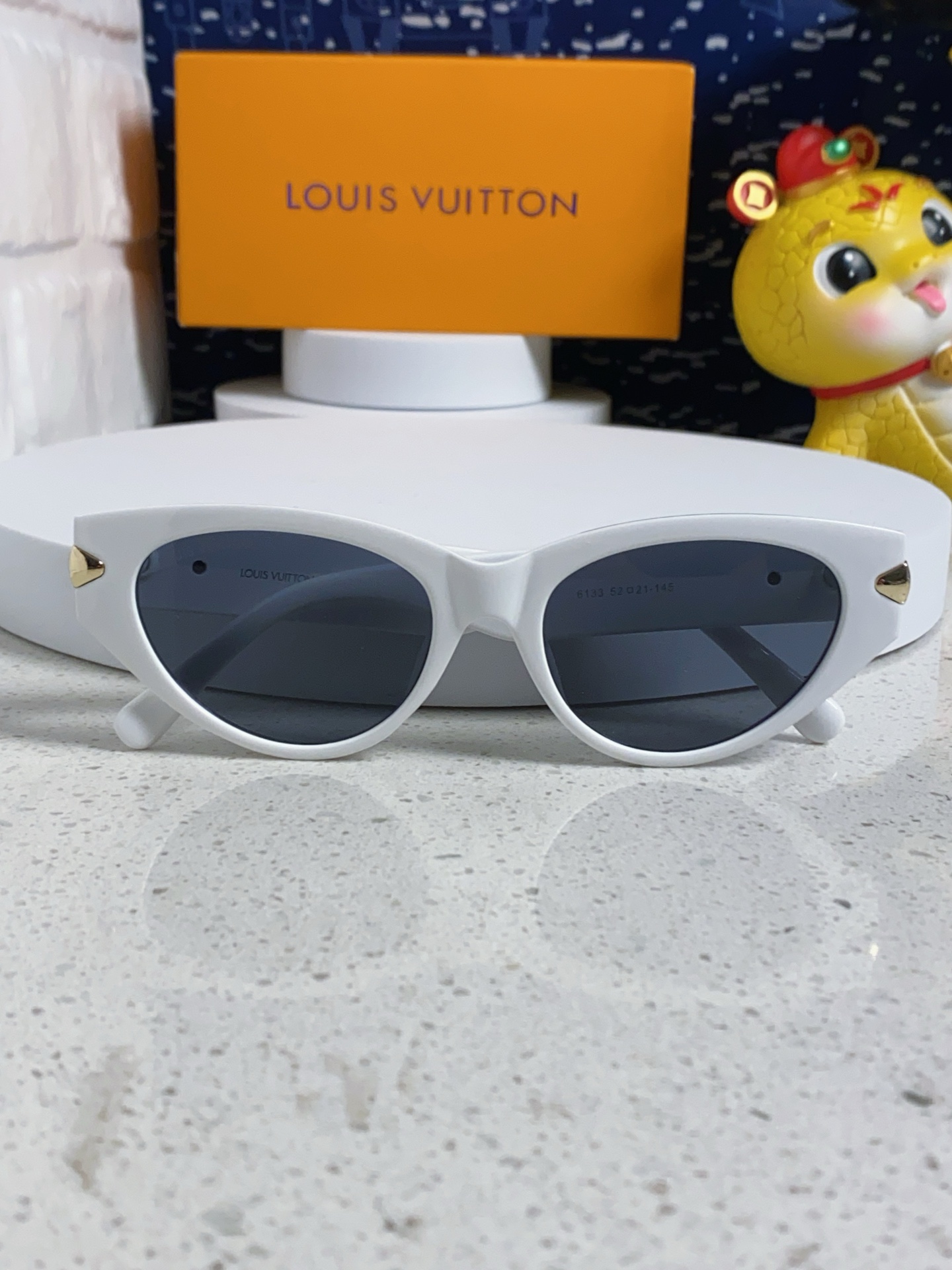  LV路易威登新款猫眼墨镜🕶️高级电镀镜腿，男 女款遮阳镜