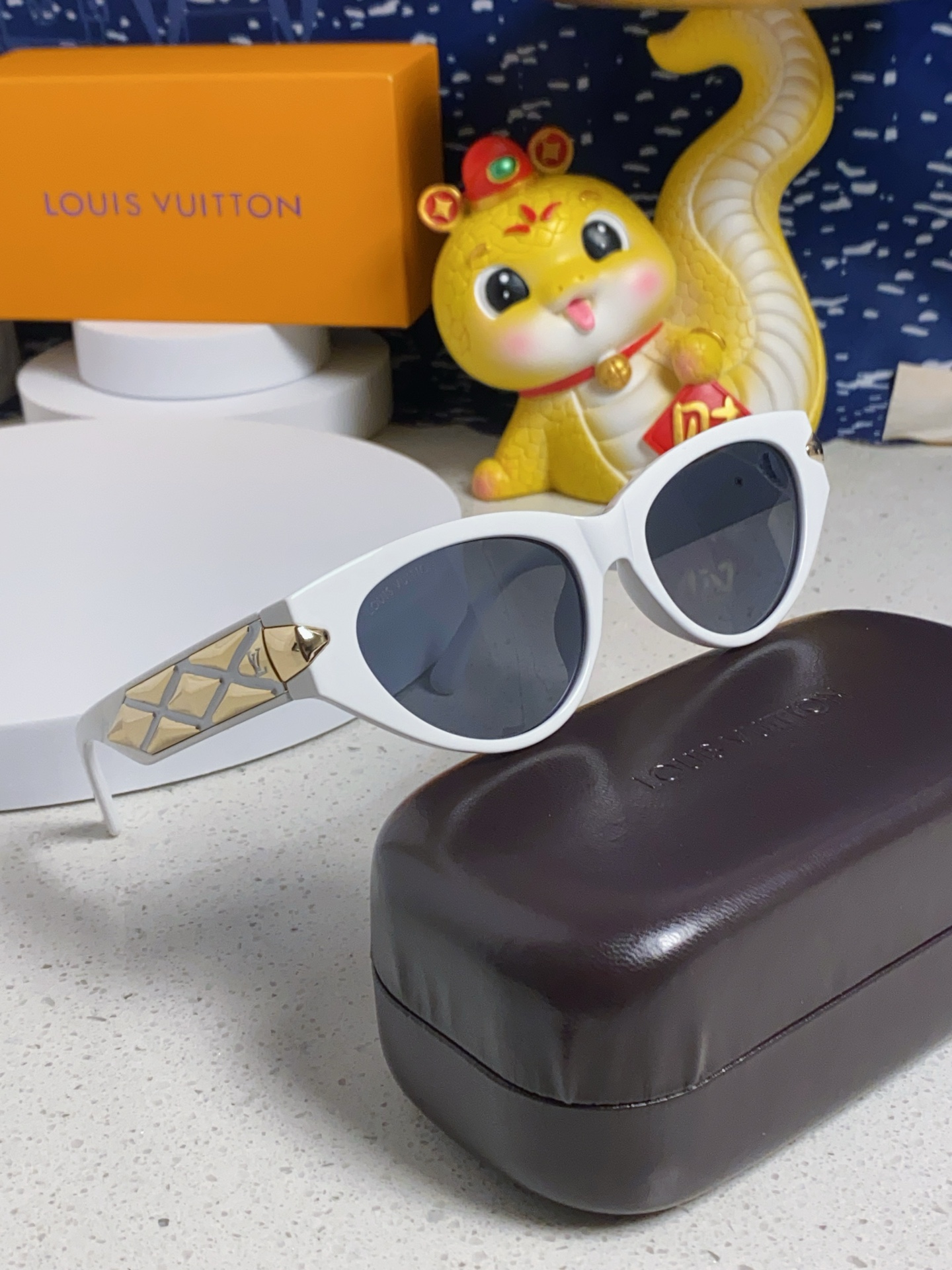  LV路易威登新款猫眼墨镜🕶️高级电镀镜腿，男 女款遮阳镜