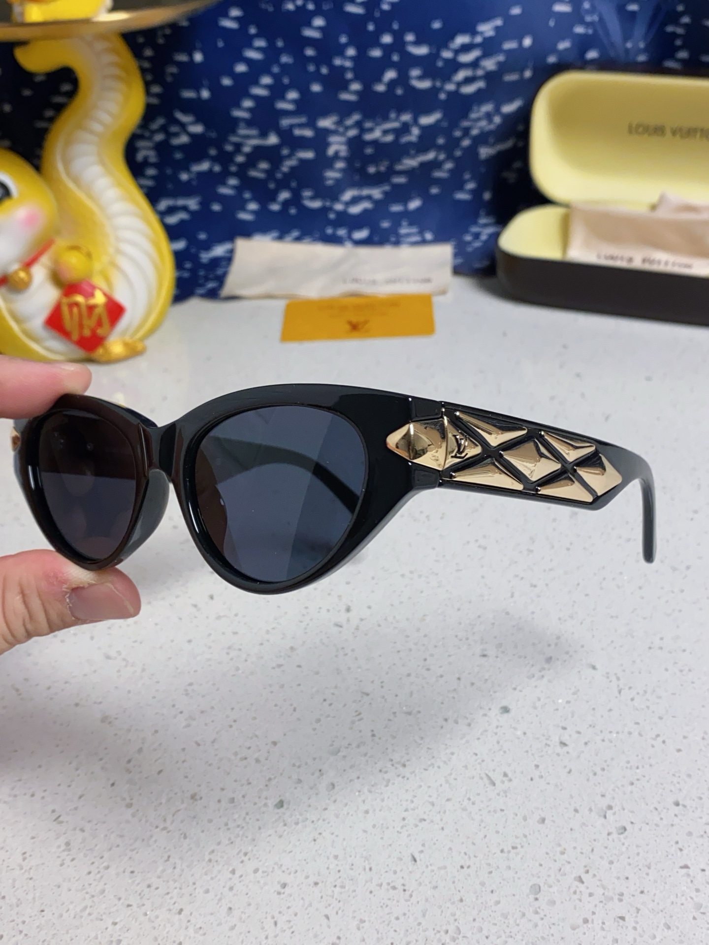  LV路易威登新款猫眼墨镜🕶️高级电镀镜腿，男 女款遮阳镜