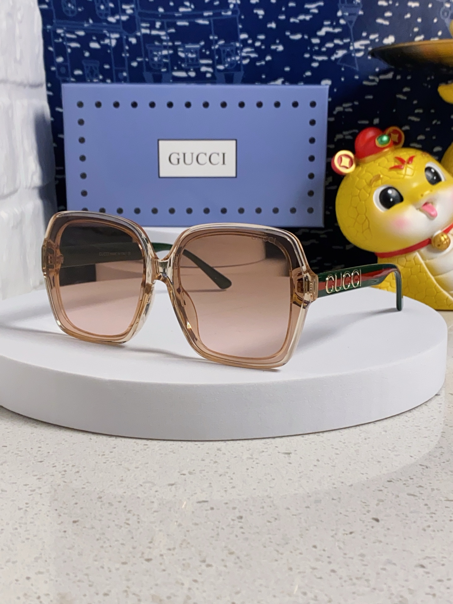  Gucci古奇防晒太阳镜，时尚欧美风遮掩镜，超显笑脸百搭