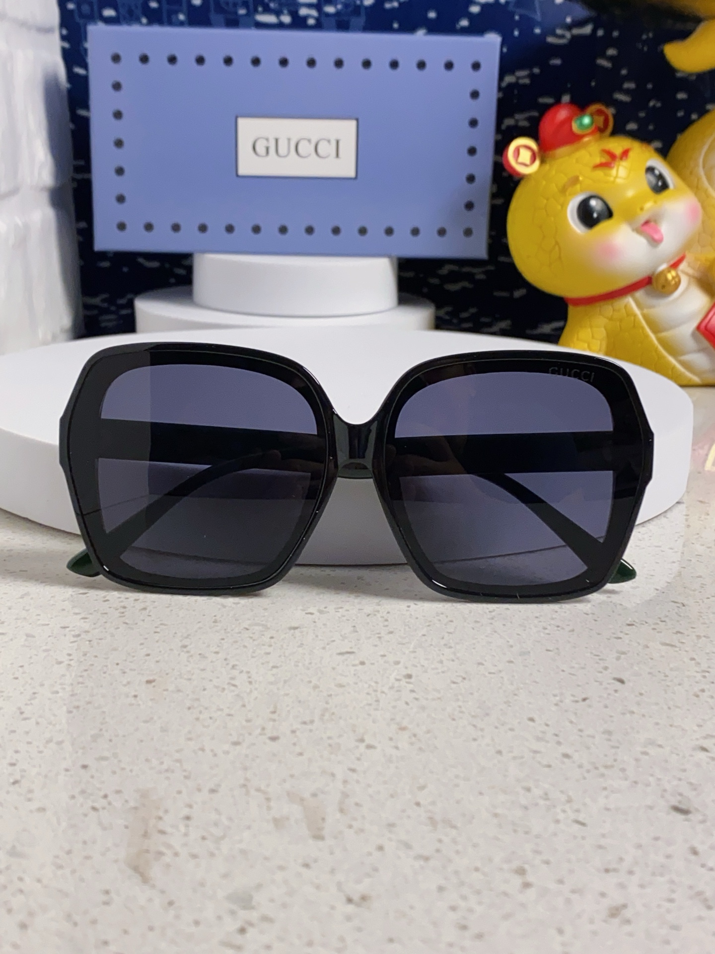  Gucci古奇防晒太阳镜，时尚欧美风遮掩镜，超显笑脸百搭