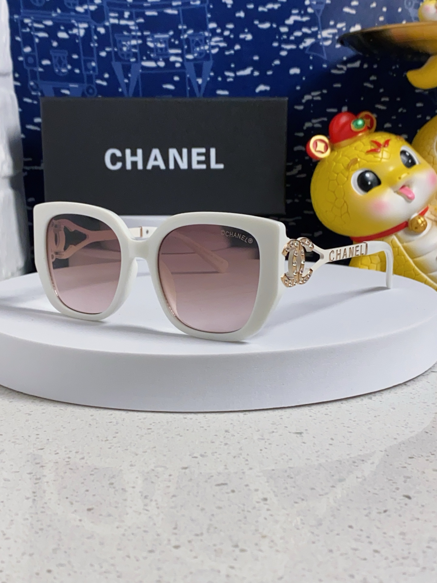 Chanel香奈儿 2024新款时尚太阳眼镜女士防紫外线墨镜复古个性网红大框显瘦眼镜 