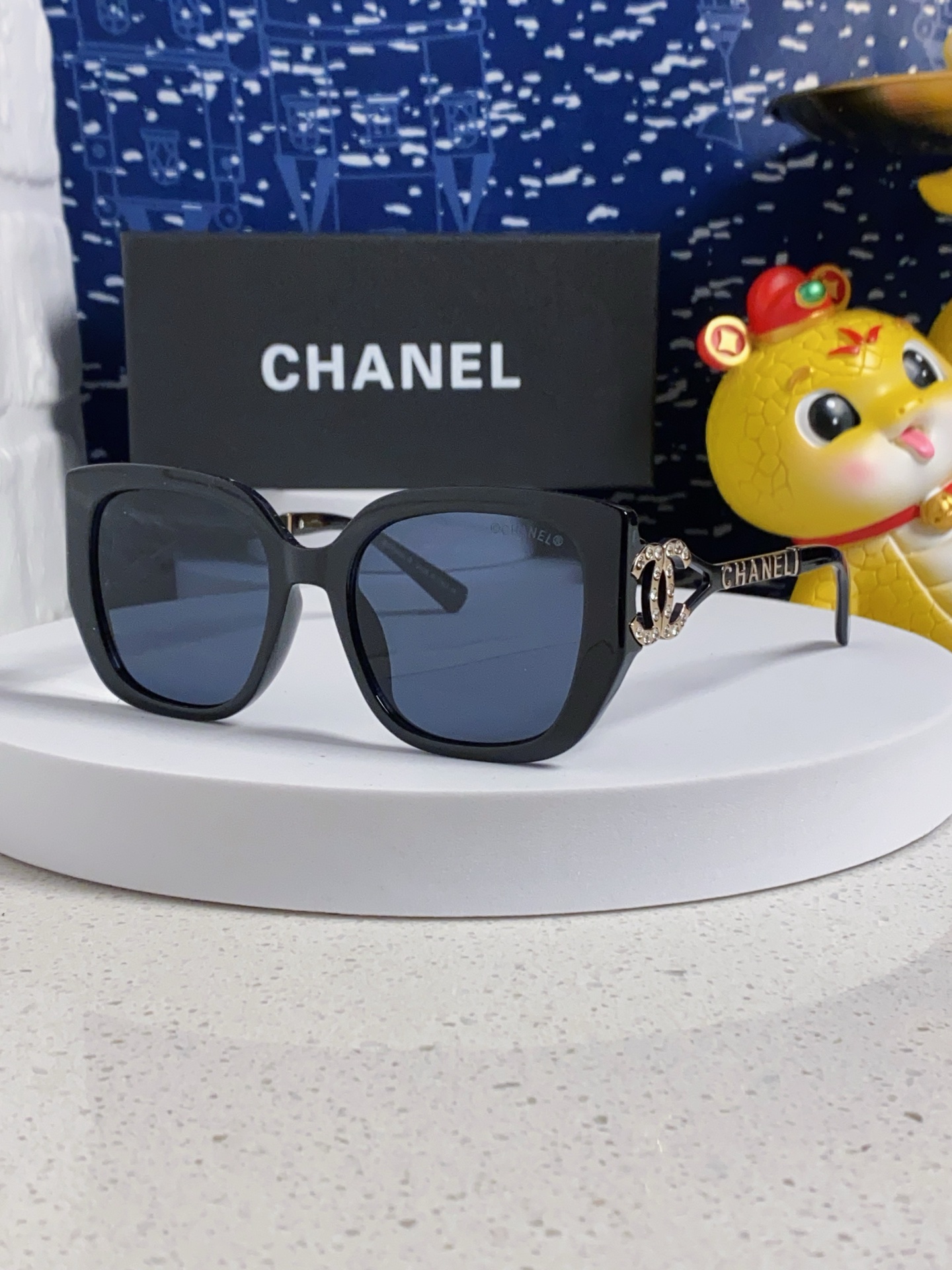  Chanel香奈儿 2024新款时尚太阳眼镜女士防紫外线墨镜复古个性网红大框显瘦眼镜 