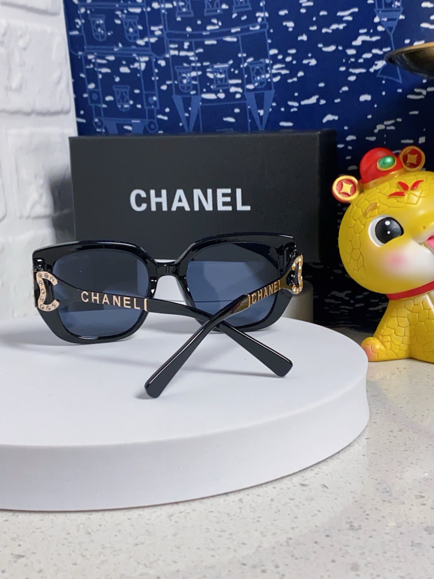  Chanel香奈儿 2024新款时尚太阳眼镜女士防紫外线墨镜复古个性网红大框显瘦眼镜 