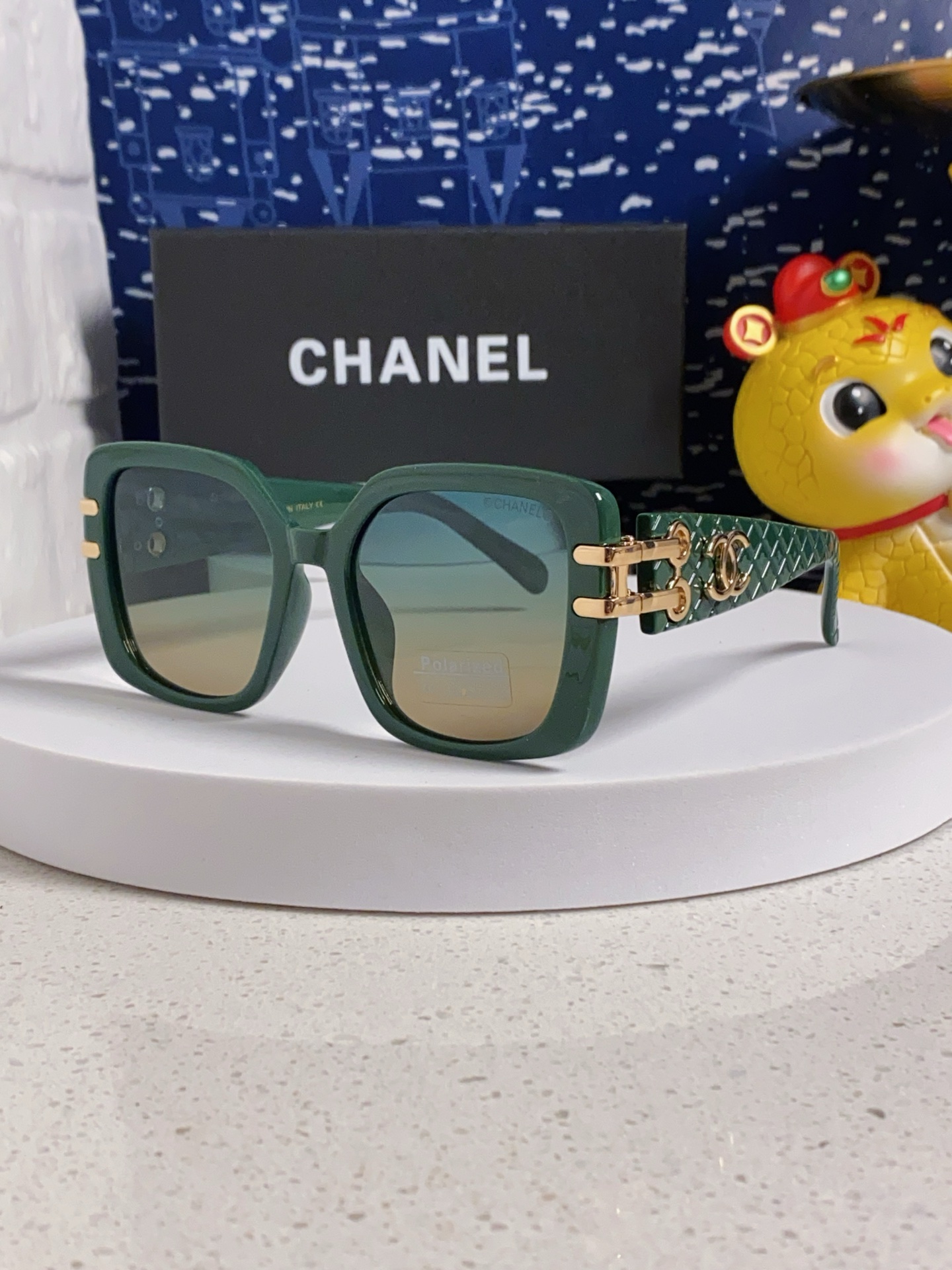  CHANEL香奈儿 活动新款网红明星2025小香带字母大框太阳镜情侣时尚显瘦 墨镜