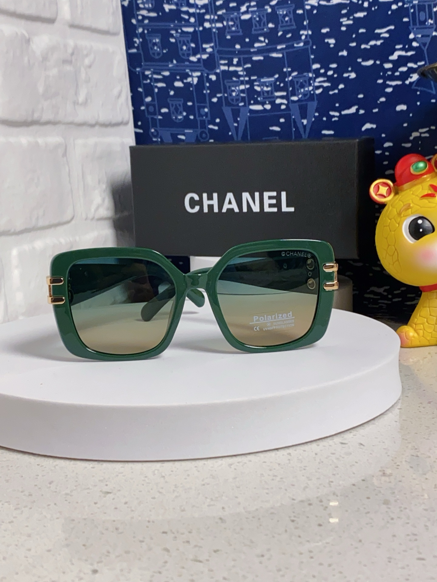  CHANEL香奈儿 活动新款网红明星2025小香带字母大框太阳镜情侣时尚显瘦 墨镜