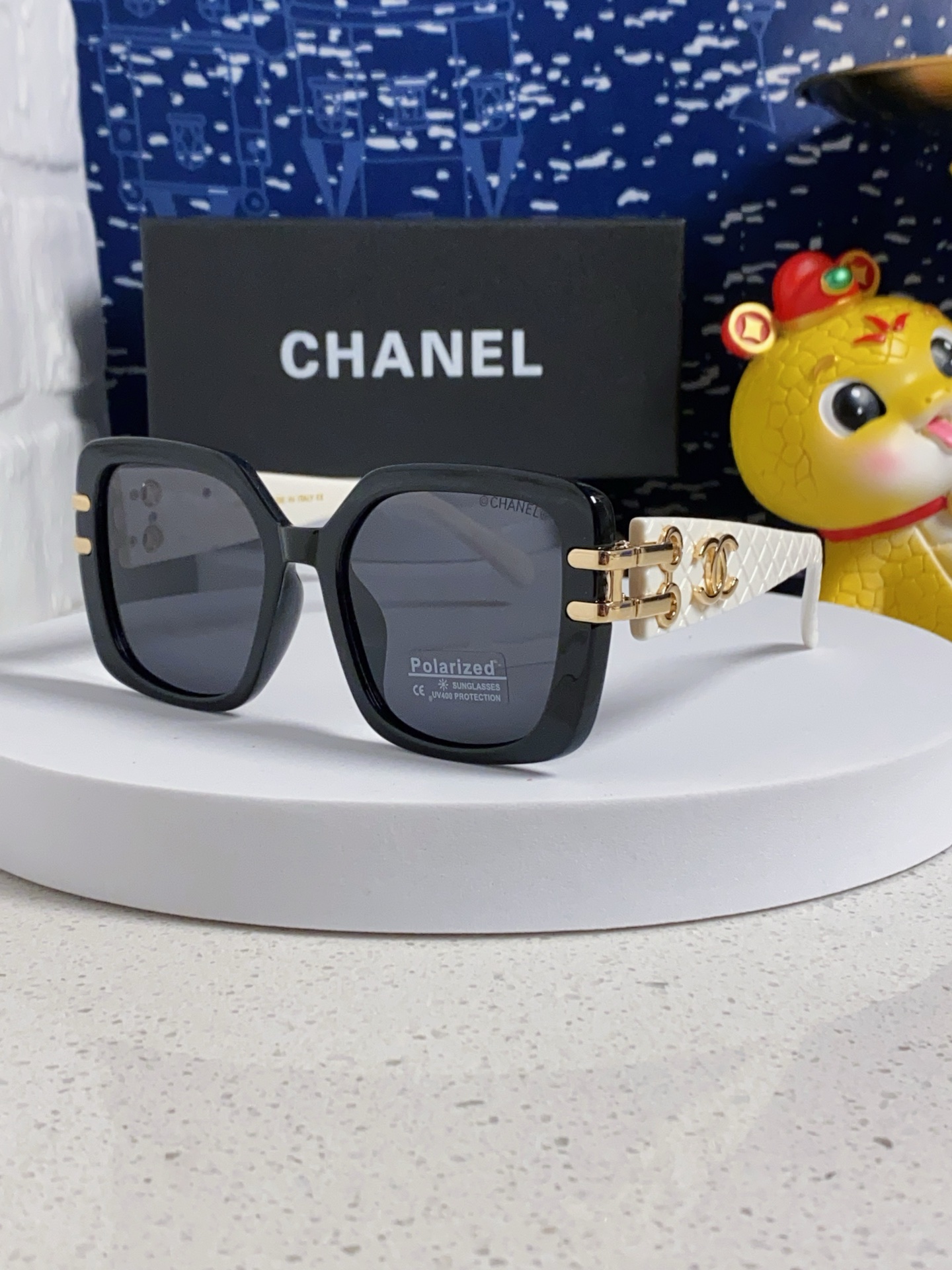  CHANEL香奈儿 活动新款网红明星2025小香带字母大框太阳镜情侣时尚显瘦 墨镜