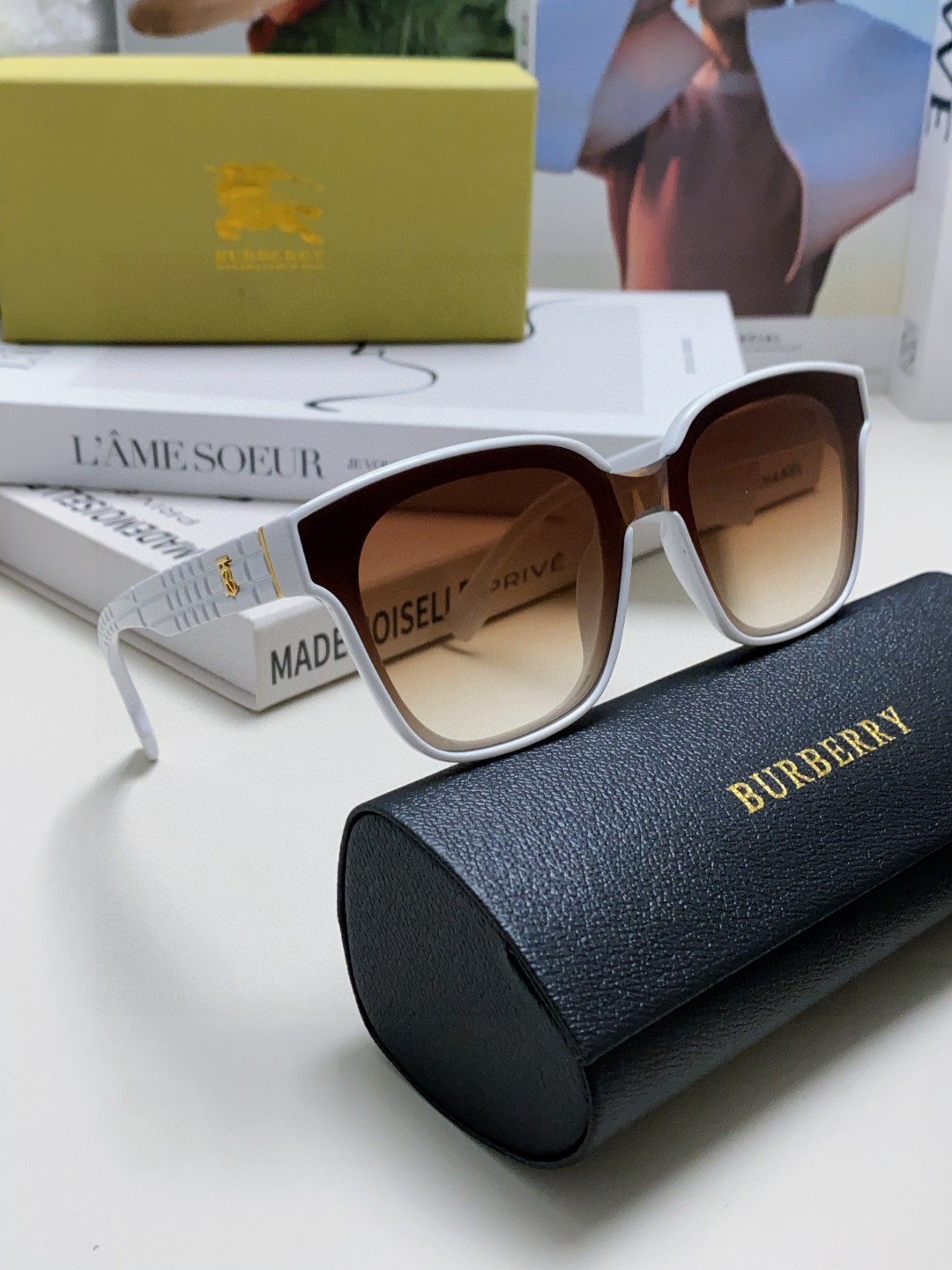  Burberry巴宝莉 2025新款时尚复古个性 舒适前卫太阳镜墨镜高质感潮酷高质感男女通用 BE54