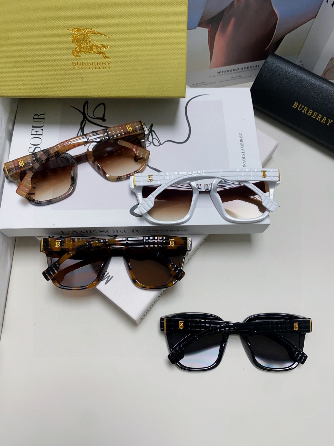  Burberry巴宝莉 2025新款时尚复古个性 舒适前卫太阳镜墨镜高质感潮酷高质感男女通用 BE54
