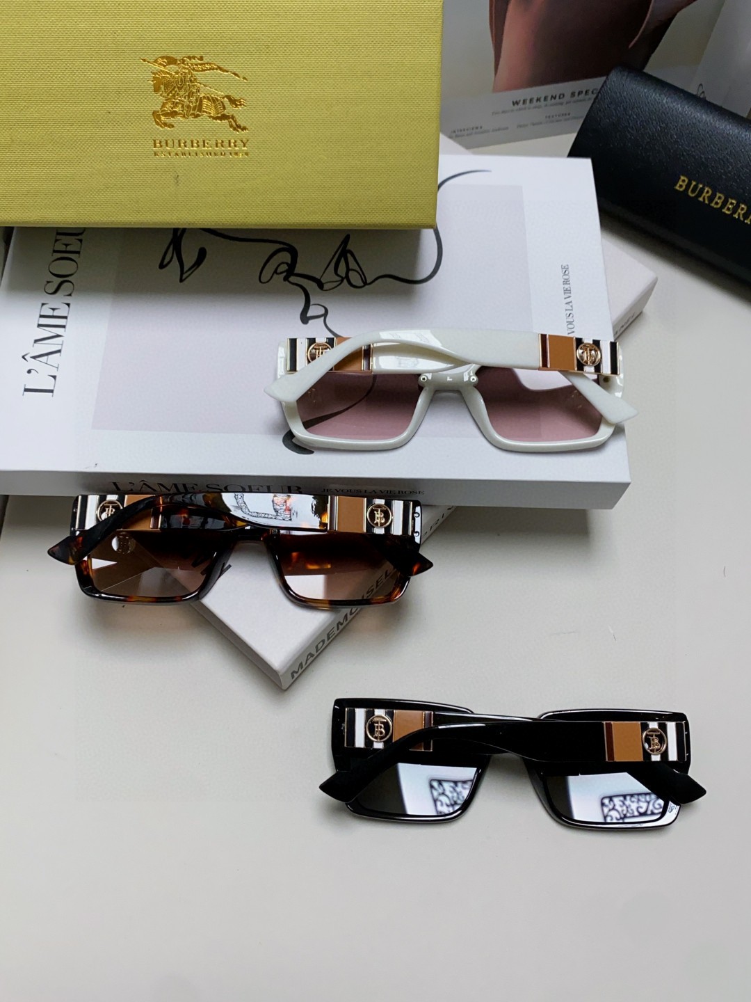  Burberry巴宝莉 2025新款女士太阳镜  时尚潮流休闲墨镜 女款驾车出行太阳眼镜 