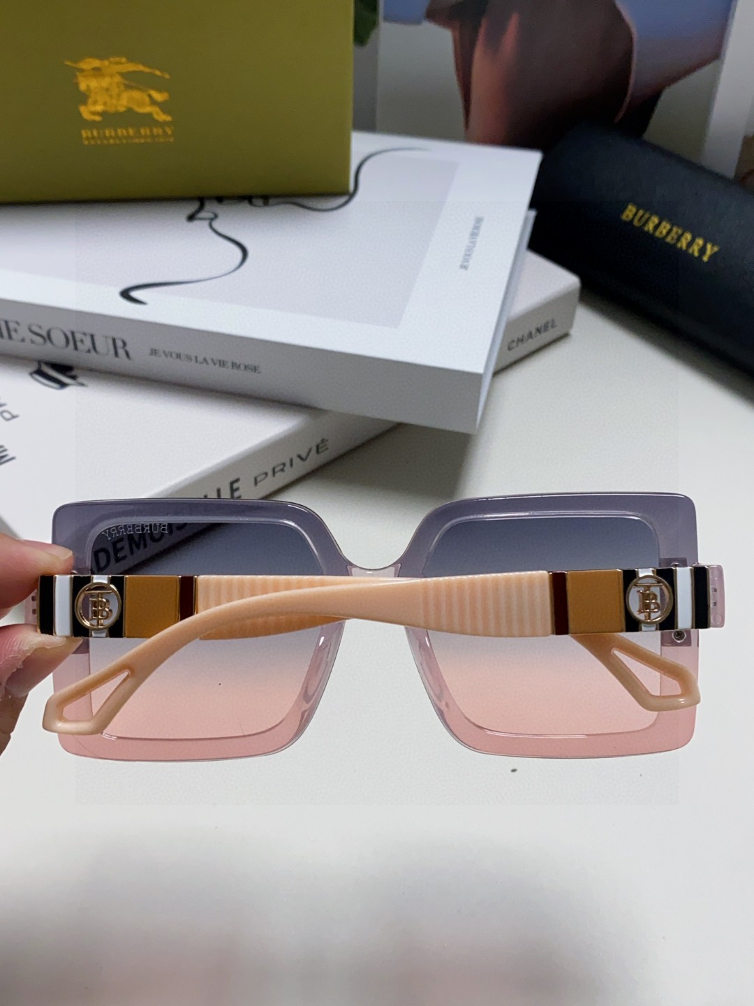  Burberry巴宝莉 2025新款潮墨镜女韩版潮防紫外线眼镜网红开车大脸显瘦高级感ins 时尚范
