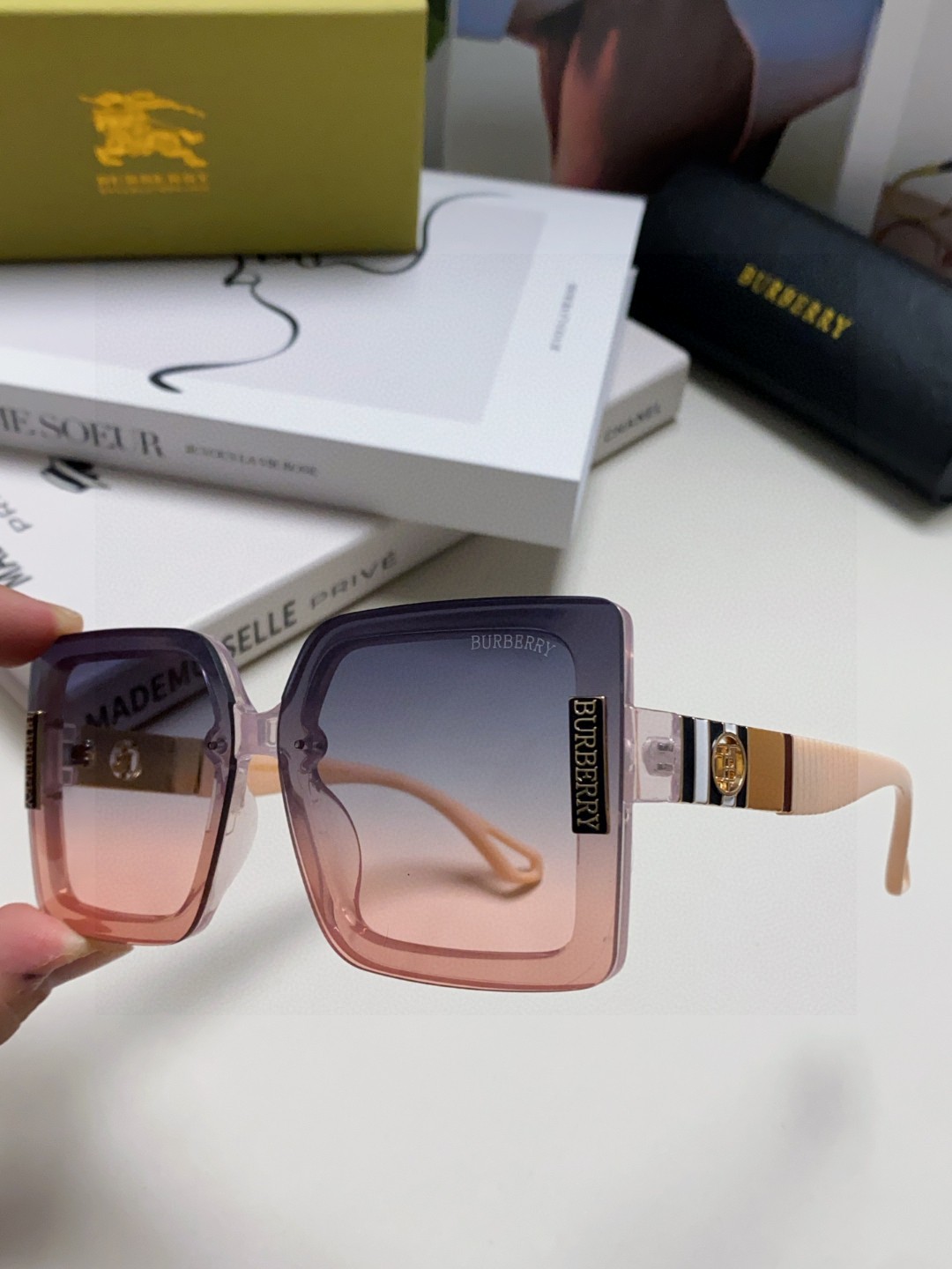  Burberry巴宝莉 2025新款潮墨镜女韩版潮防紫外线眼镜网红开车大脸显瘦高级感ins 时尚范