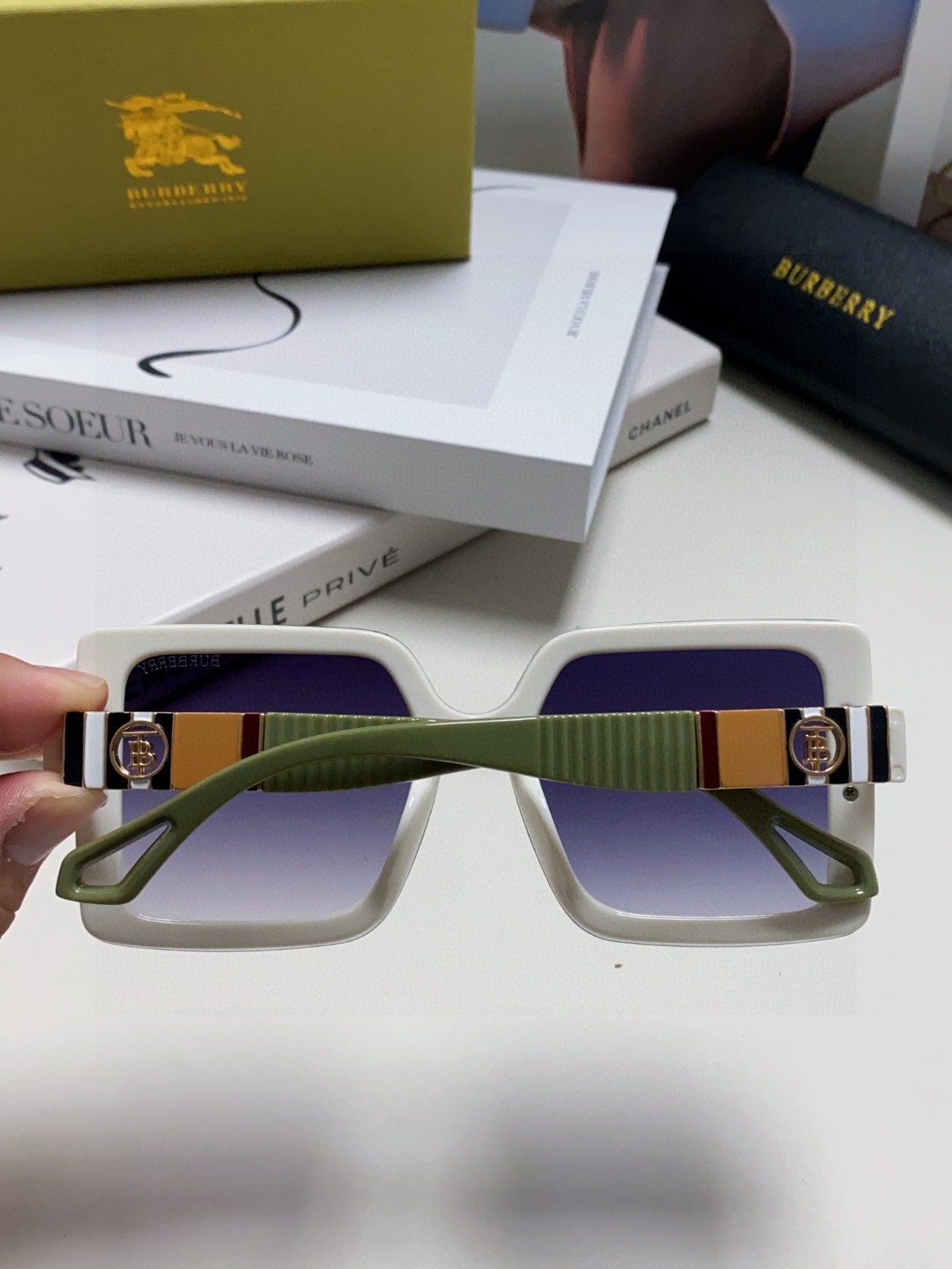  Burberry巴宝莉 2025新款潮墨镜女韩版潮防紫外线眼镜网红开车大脸显瘦高级感ins 时尚范