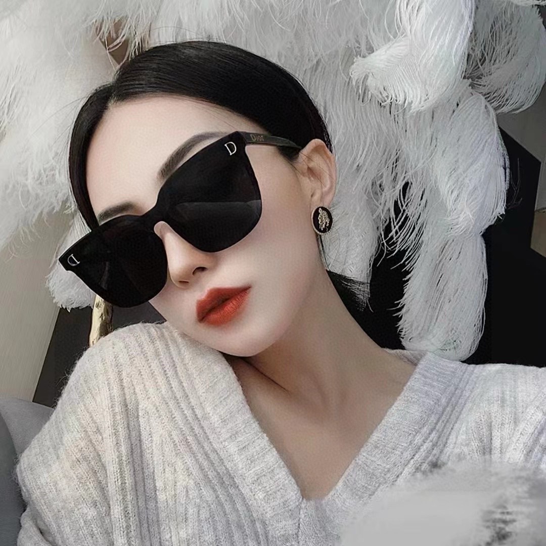  Dior 迪奥【宝丽来树脂偏光镜片】🔹2025新款太阳镜减轻强光负担，遮挡有害光线防辐射，👜出行旅游搭