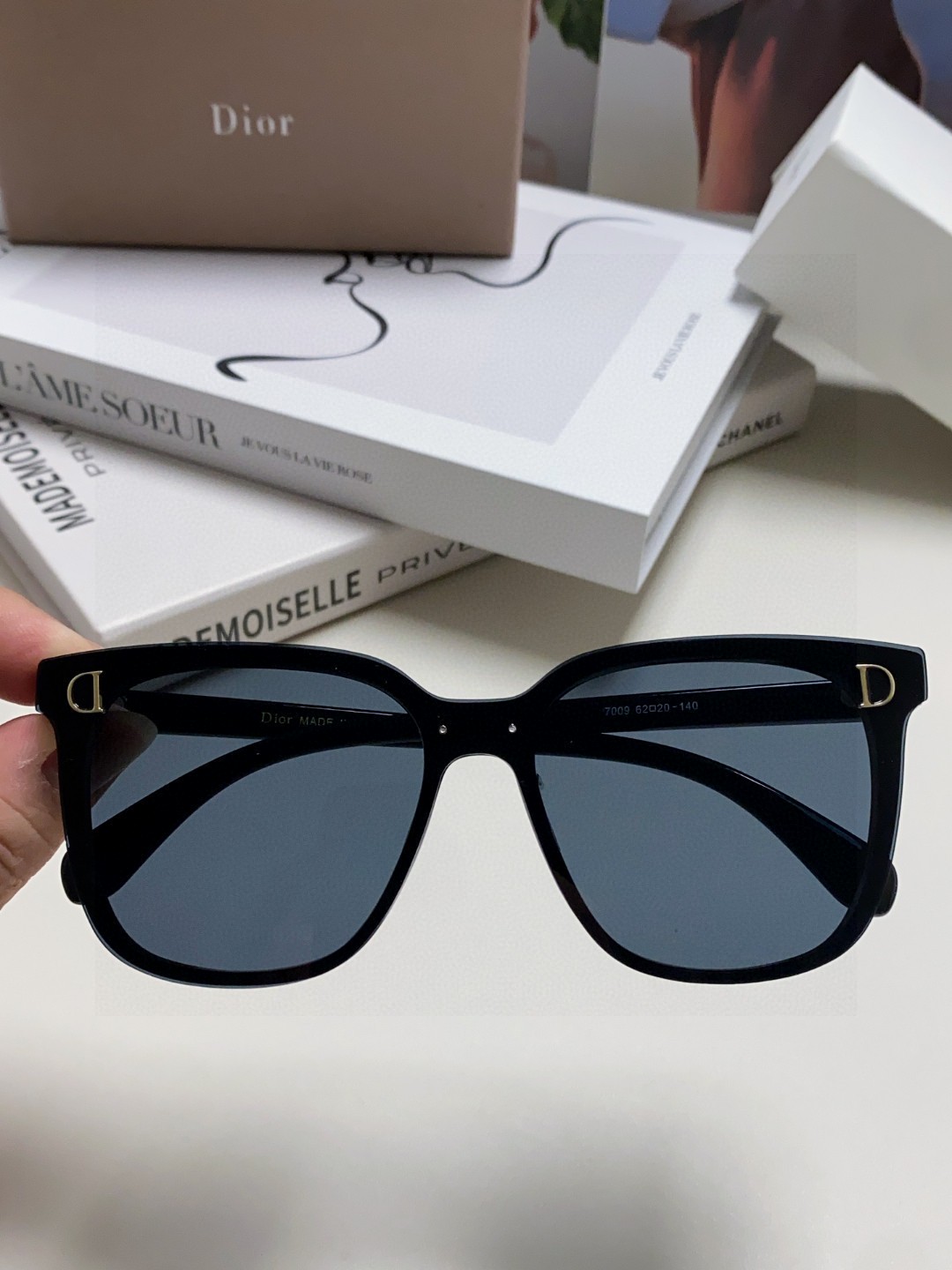 Dior 迪奥【宝丽来树脂偏光镜片】🔹2025新款太阳镜减轻强光负担，遮挡有害光线防辐射，👜出行旅游搭