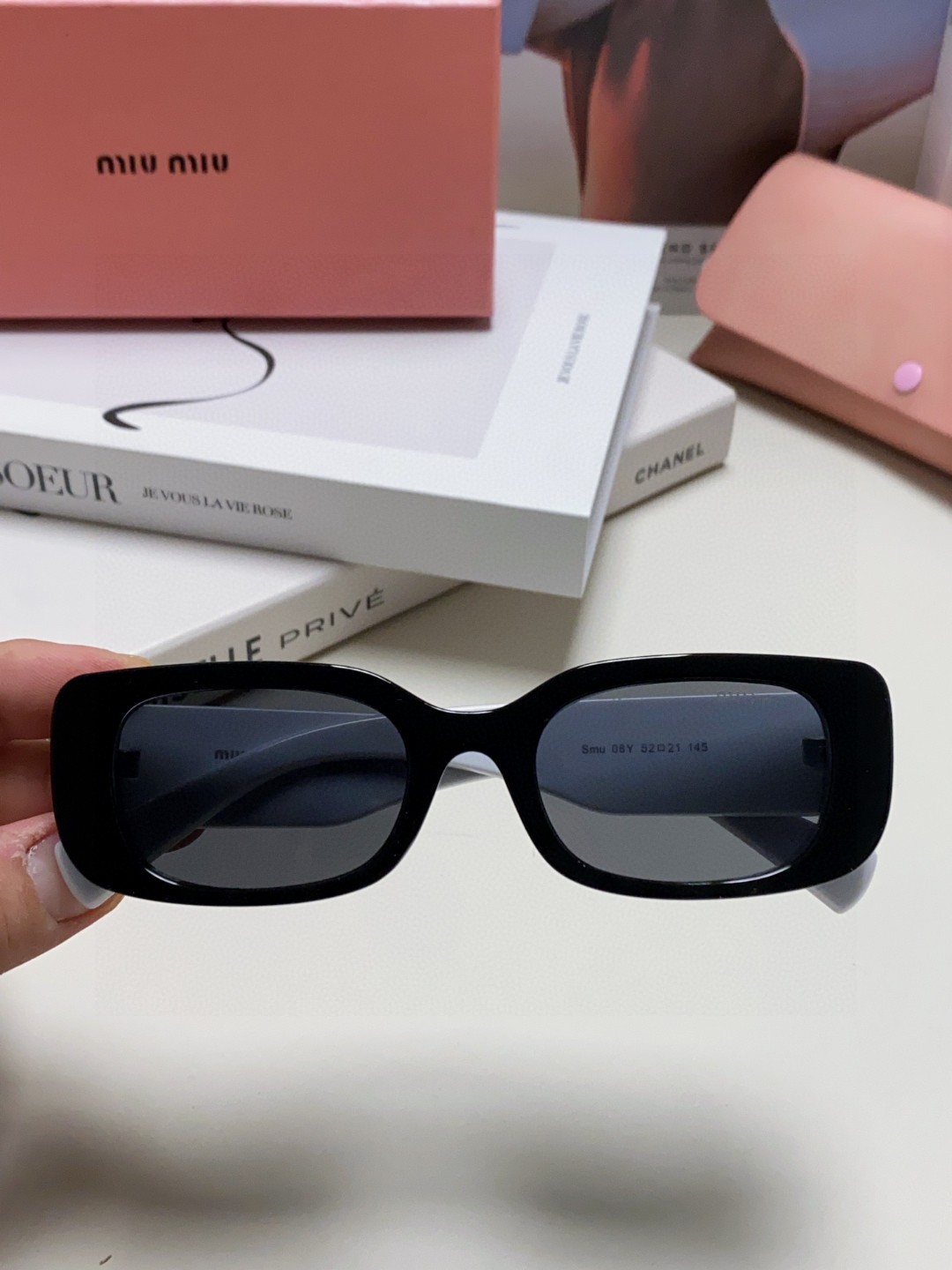  MIU MIU/缪缪 2025新款太阳镜长方形女时尚墨镜个性眼镜双色搭配 MU 08YS