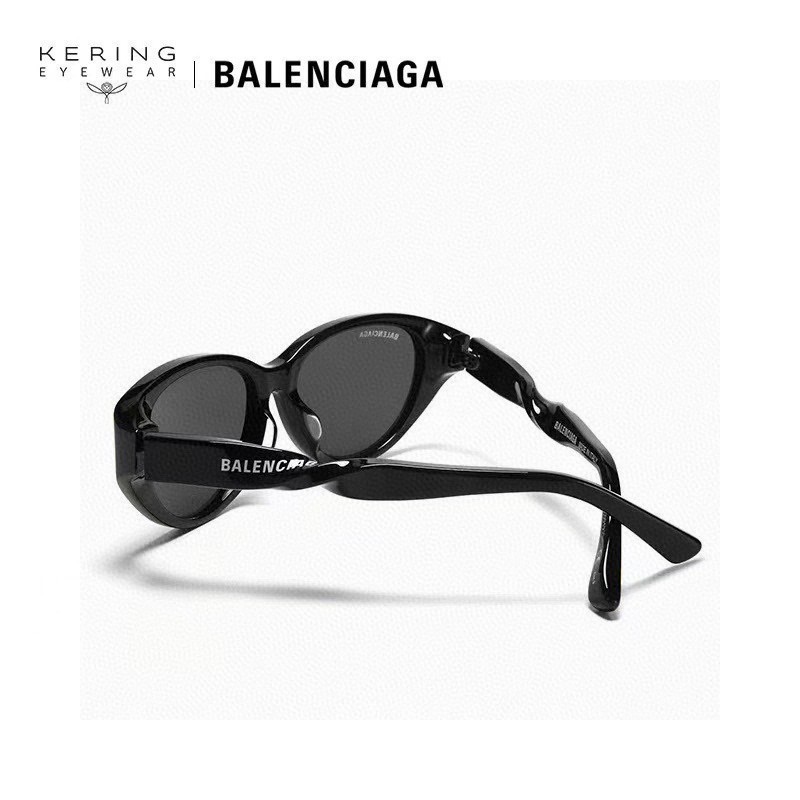  BALENCIAGA巴黎世家 最新 版型很特别的设计让人一眼爱上 简约小框设计 品质高超