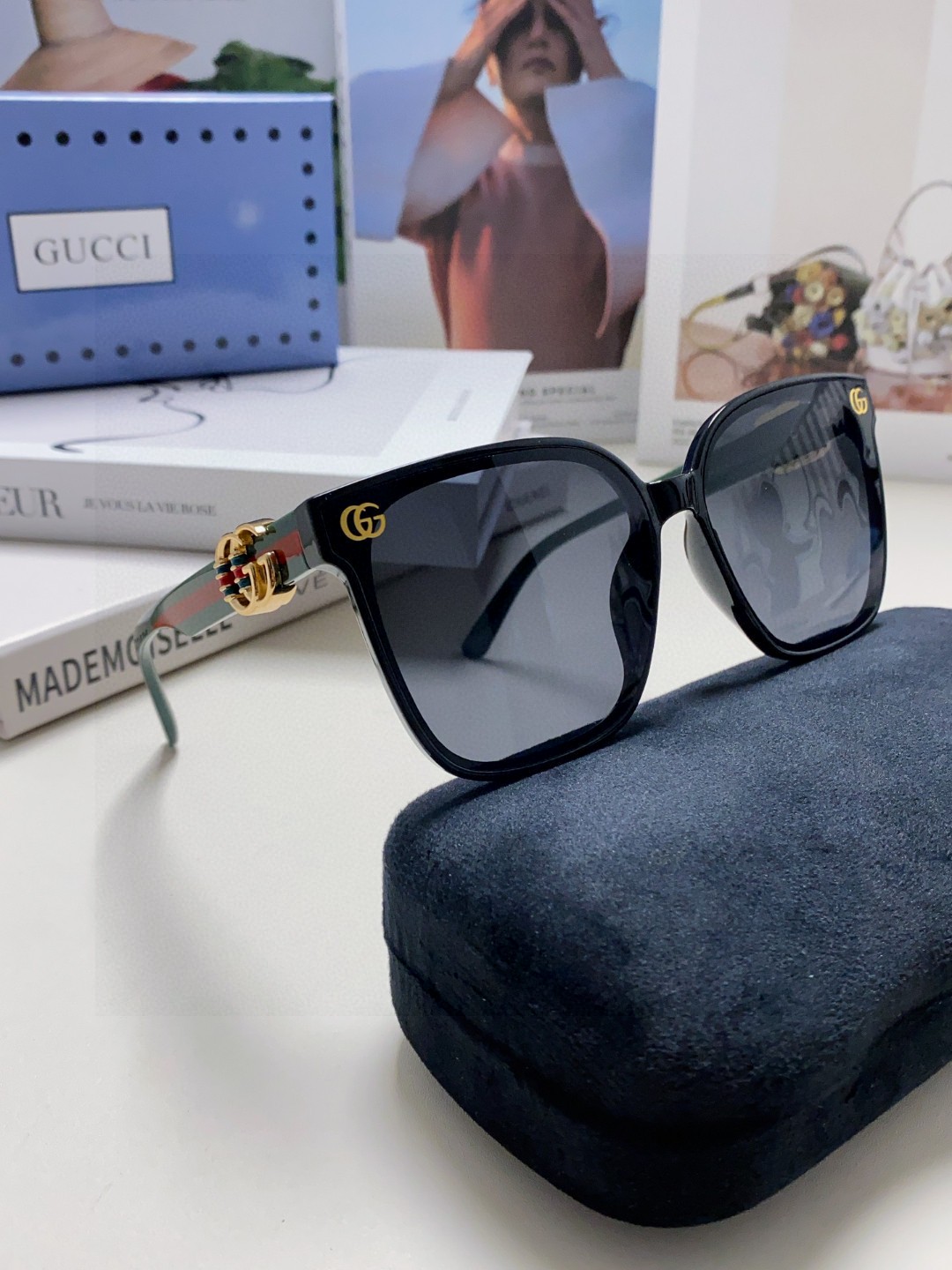  Gucci古奇 2025春季最新款 超强清新风 超亮版型搭配镜腿大G logo 大气不失优雅 女士爆款