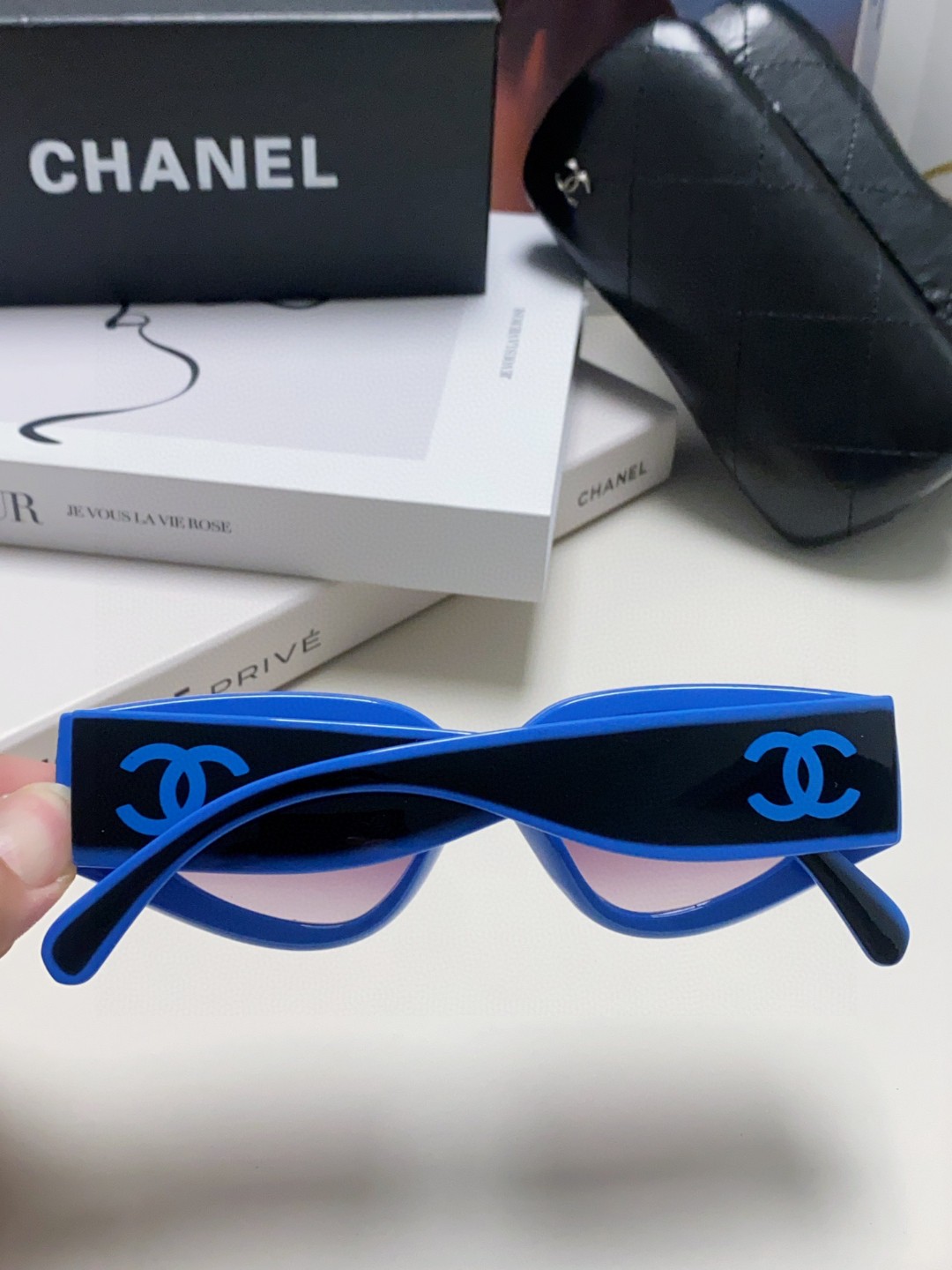  Chanel香奈儿 2025新款墨镜猫眼太阳镜窄框女韩版24SS镜框熊猫黑白配色新款 女款