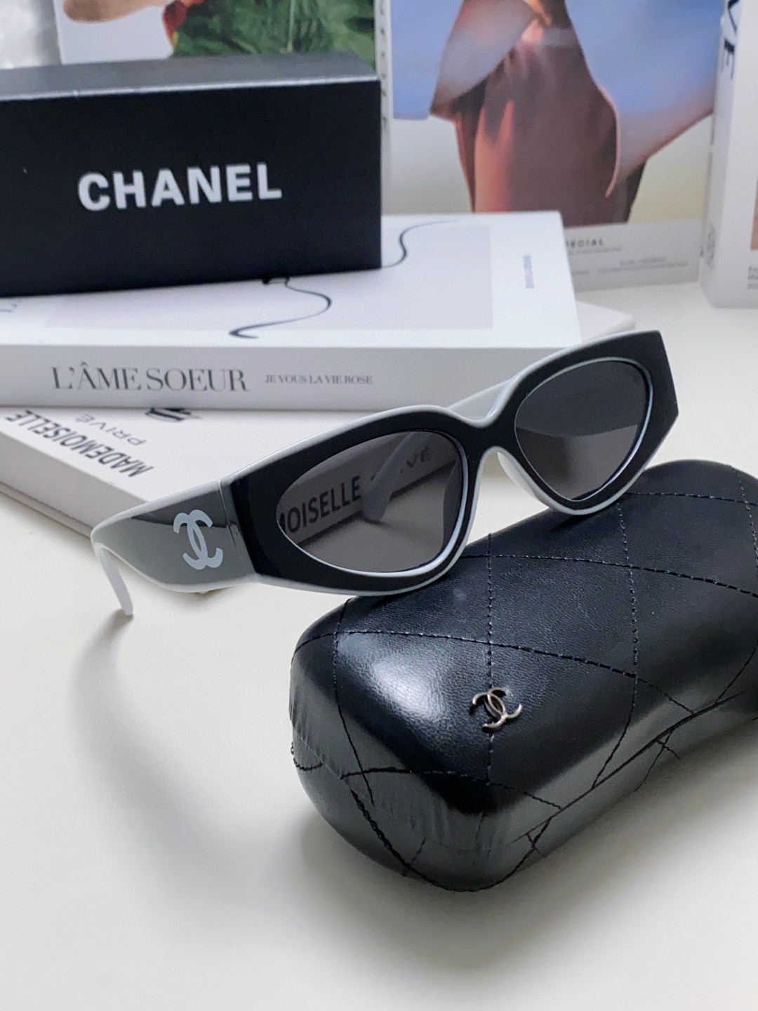  Chanel香奈儿 2025新款墨镜猫眼太阳镜窄框女韩版24SS镜框熊猫黑白配色新款 女款