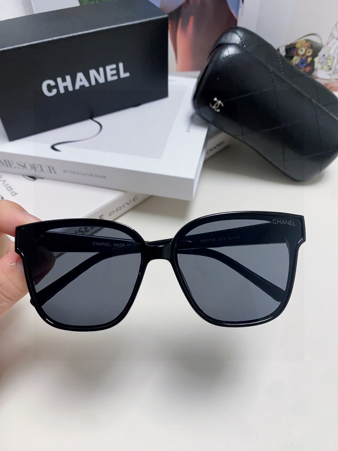  CHANEL香奈儿 2025新款小红书香同款太阳镜 字母镜腿大方框防紫外线墨镜