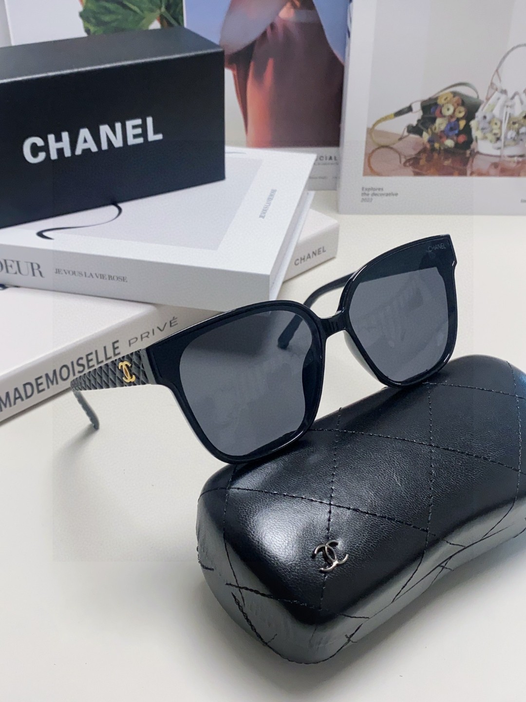  CHANEL香奈儿 2025新款小红书香同款太阳镜 字母镜腿大方框防紫外线墨镜