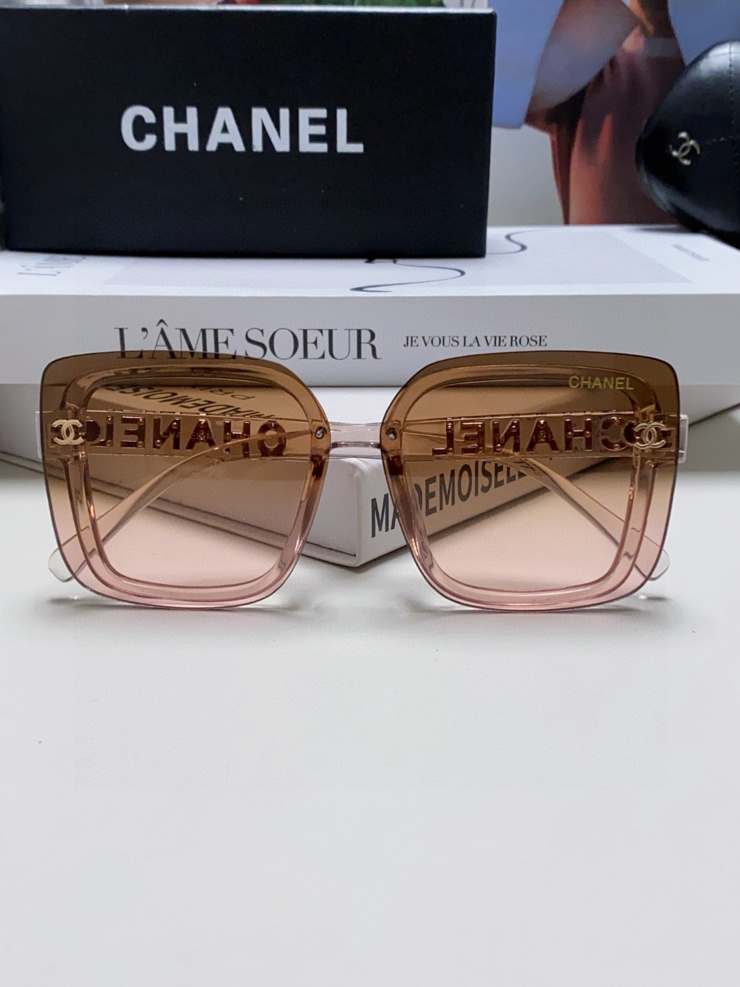  Chanel香奈儿网红爆款太阳镜🕶️，遮阳修饰脸型神器