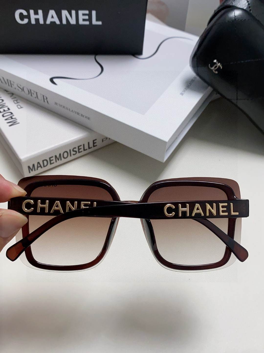  Chanel香奈儿网红爆款太阳镜🕶️，遮阳修饰脸型神器