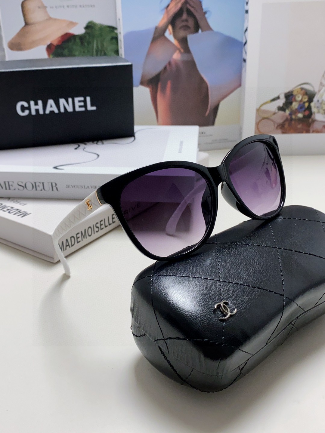 Chanel香奈儿 2025新款复古猫眼字母插心脚网红墨镜女潮ins高级感太阳镜  潮流十足 