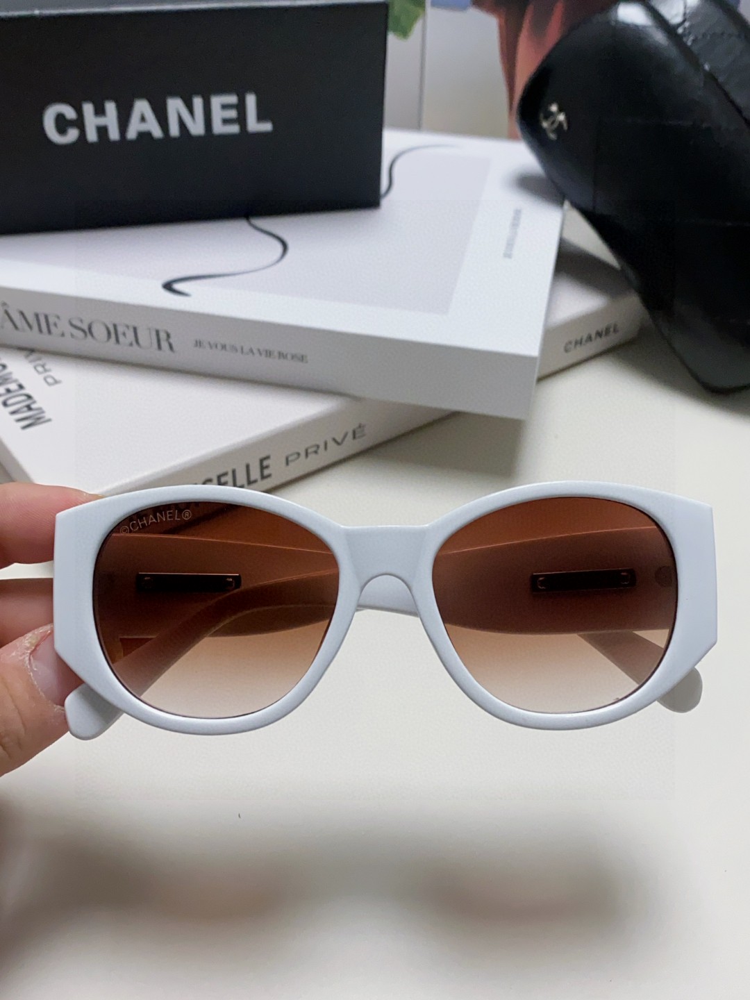  Chanel香奈儿 25新品墨镜女方圆脸太阳眼镜偏光猫眼镜框  宽腿 网红爆款 女士墨镜