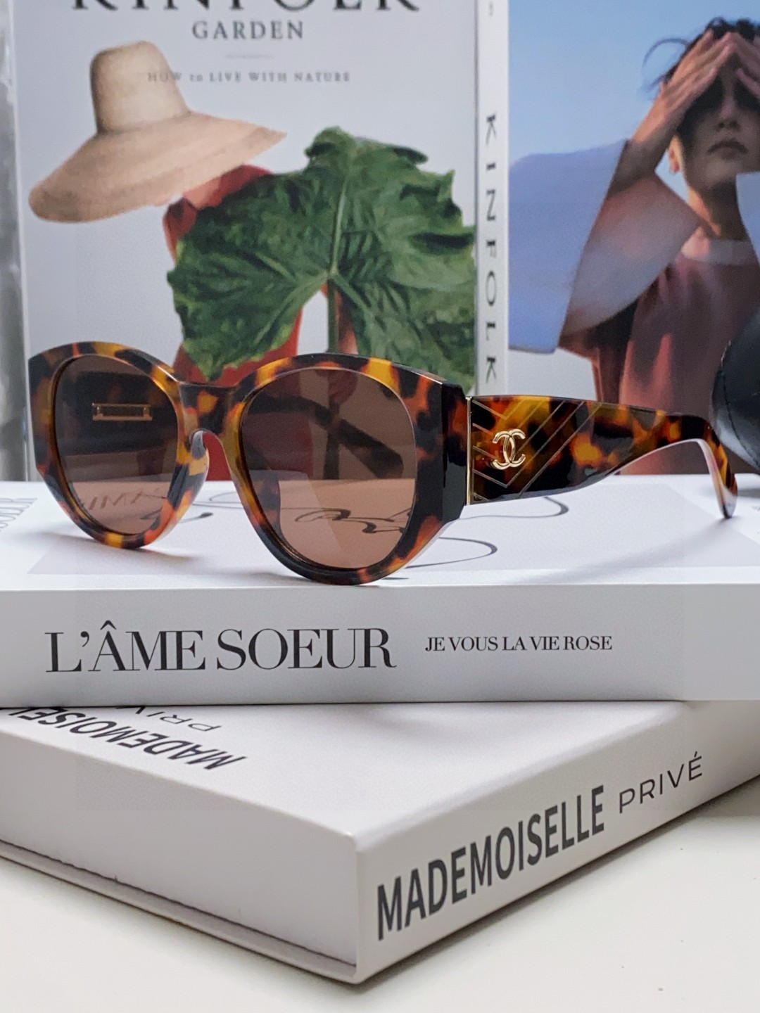  Chanel香奈儿 25新品墨镜女方圆脸太阳眼镜偏光猫眼镜框  宽腿 网红爆款 女士墨镜