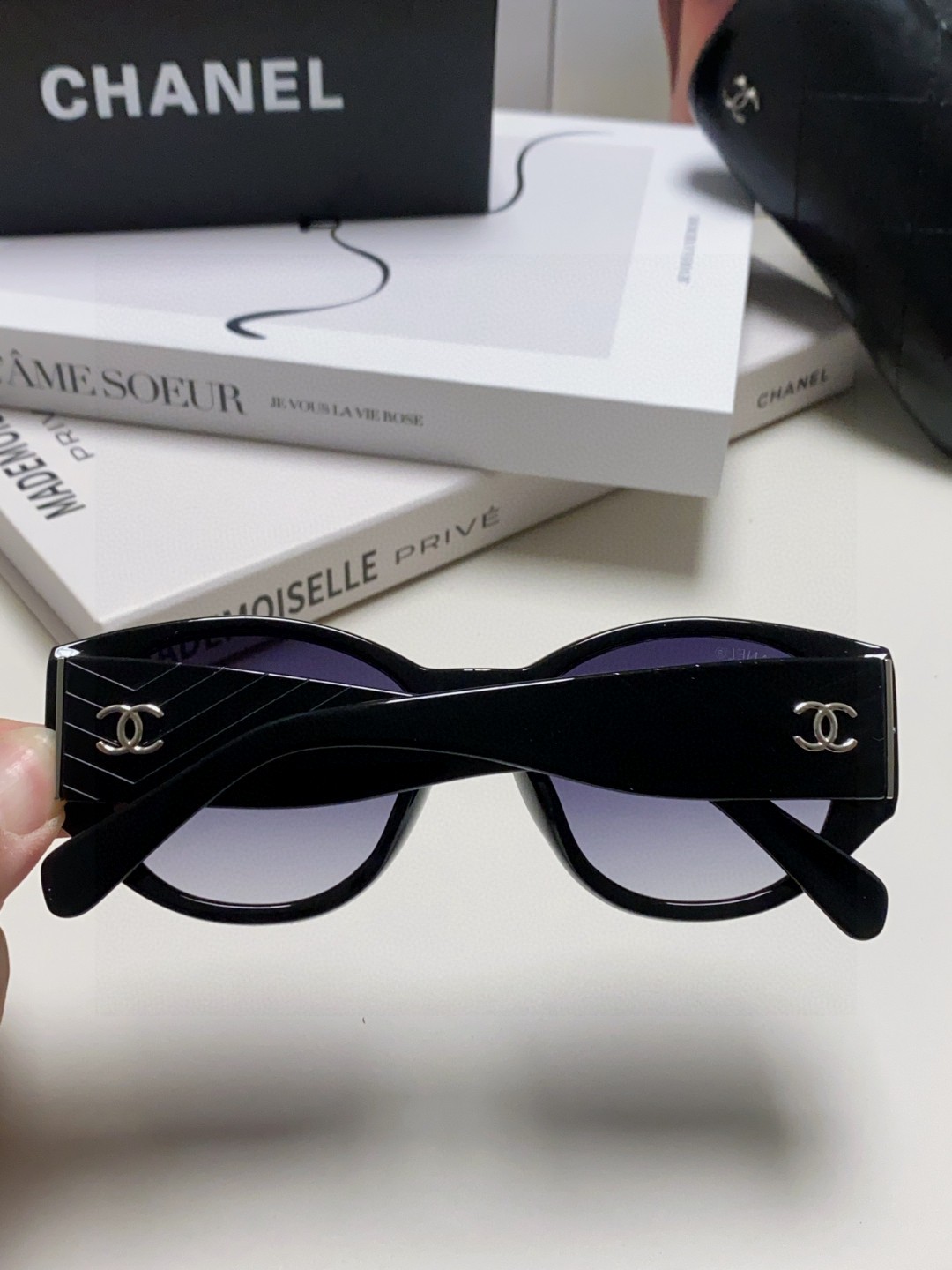  Chanel香奈儿 25新品墨镜女方圆脸太阳眼镜偏光猫眼镜框  宽腿 网红爆款 女士墨镜