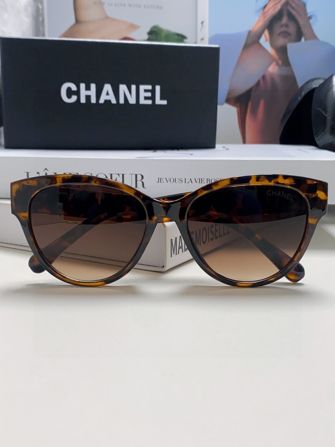  Chanel香奈儿 新款 猫眼复古太阳镜女夏防晒珍珠山茶花爱心大框墨镜 防紫外线强光高级感 女士爆款