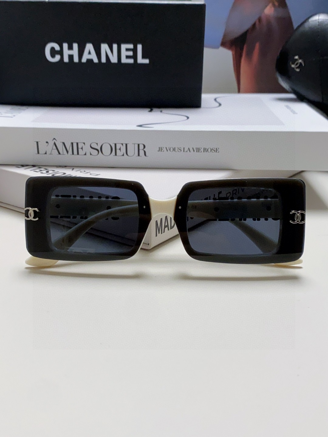   Chanel香奈儿 2025年欧美时尚新款女式方形小框防紫外线偏光太阳镜潮流街拍墨镜  