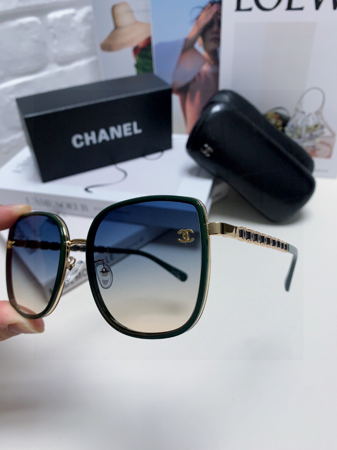  Chanel 香奈儿 2025新品网红同款女士太阳眼镜时尚潮流墨镜开车防紫外线墨镜 新款链条双c 