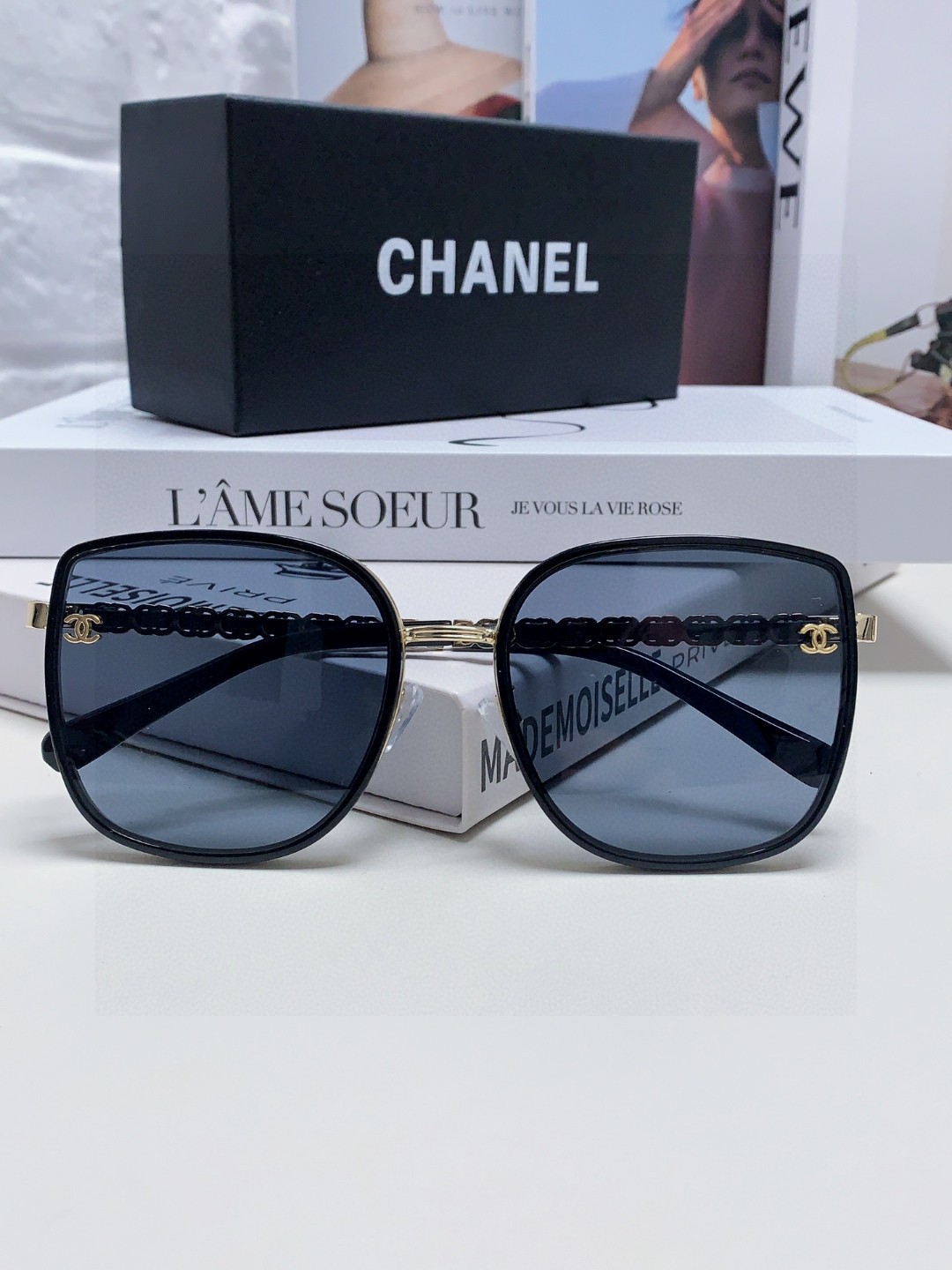  Chanel 香奈儿 2025新品网红同款女士太阳眼镜时尚潮流墨镜开车防紫外线墨镜 新款链条双c 