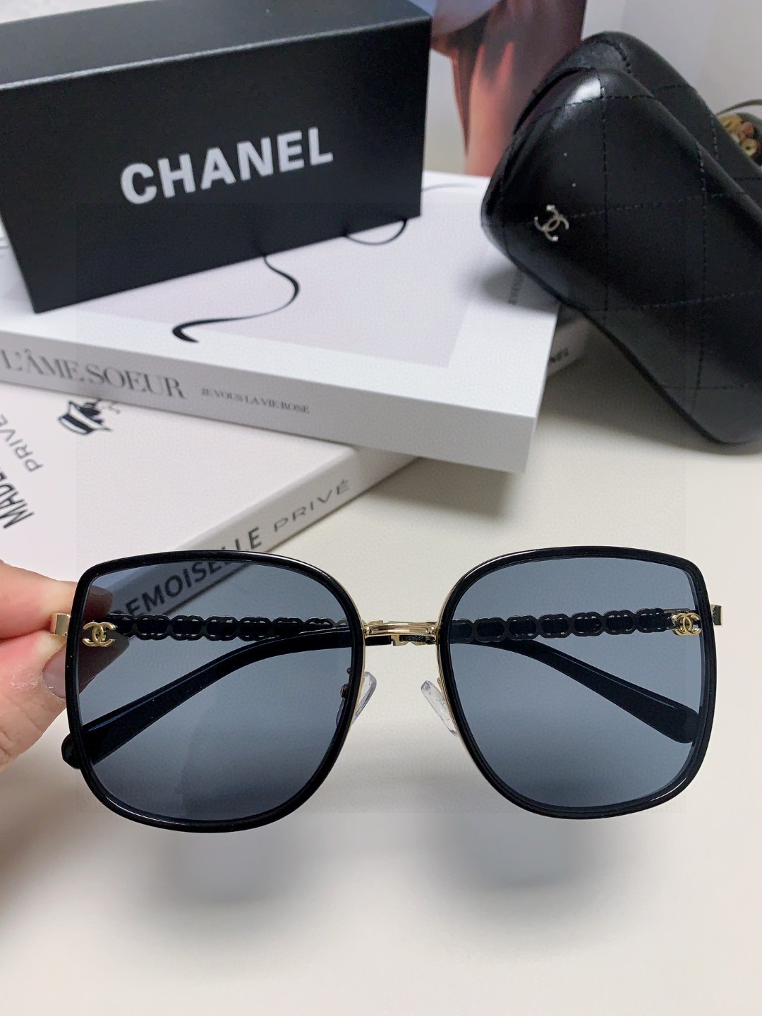  Chanel 香奈儿 2025新品网红同款女士太阳眼镜时尚潮流墨镜开车防紫外线墨镜 新款链条双c 