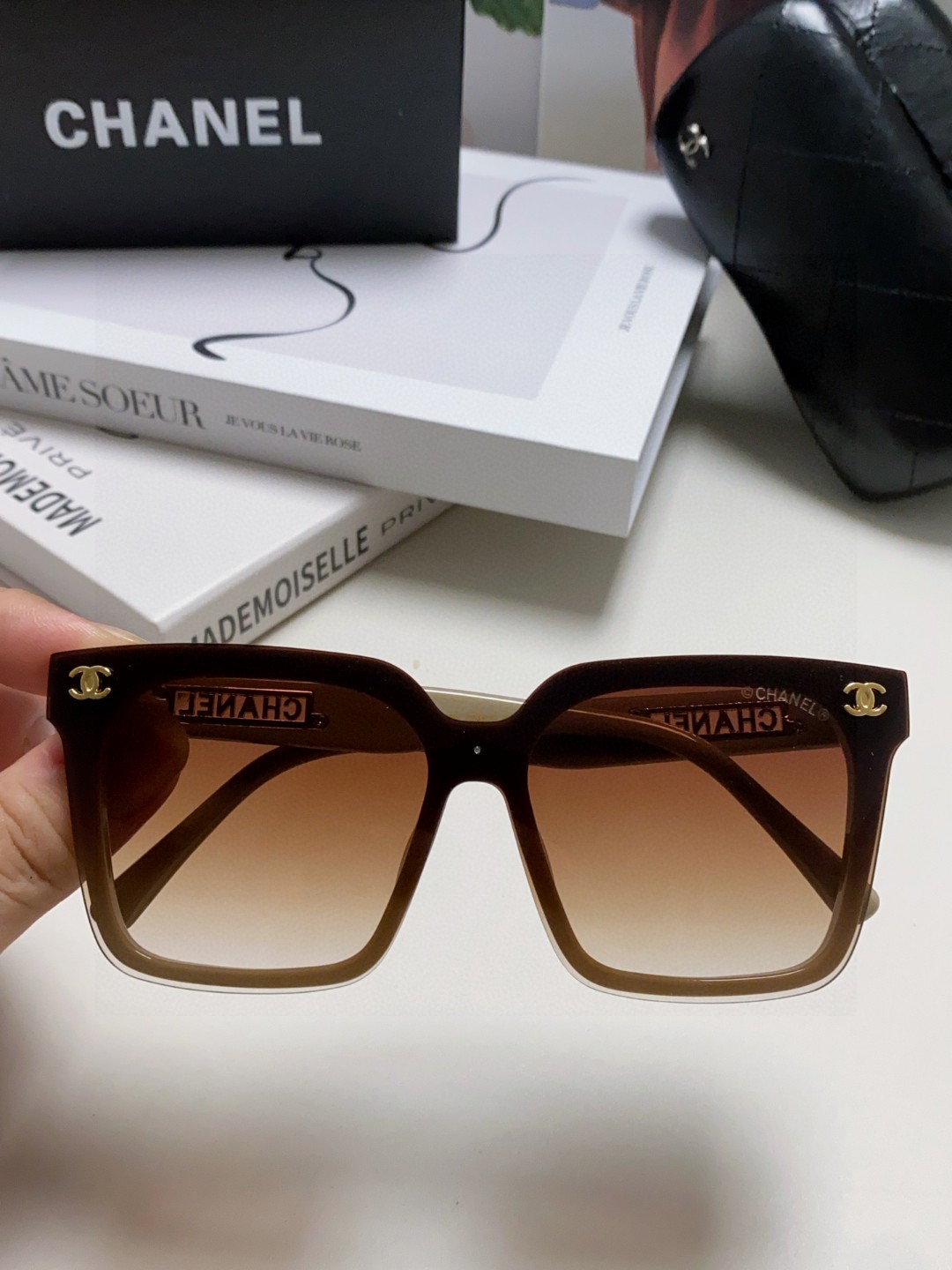  Chanel香奈儿 太阳镜🕶️圆脸宝看过来，超遮肉肉脸，显脸小川小香风25新款大方框墨镜百搭显瘦，巨显