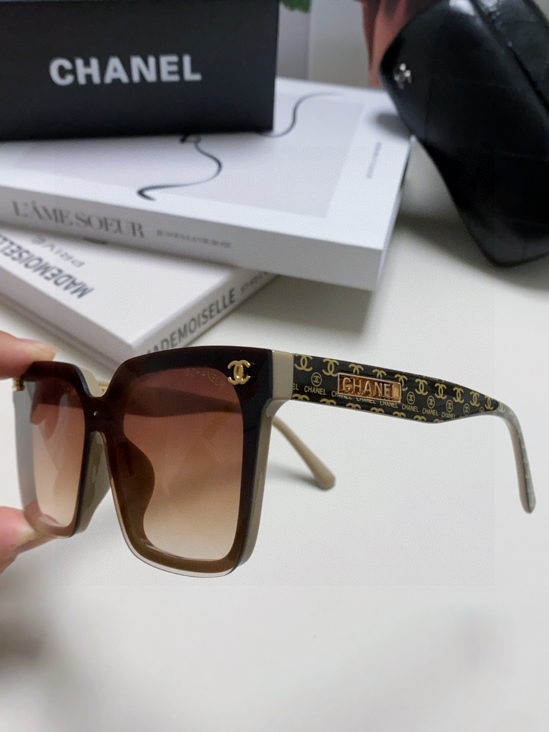  Chanel香奈儿 太阳镜🕶️圆脸宝看过来，超遮肉肉脸，显脸小川小香风25新款大方框墨镜百搭显瘦，巨显