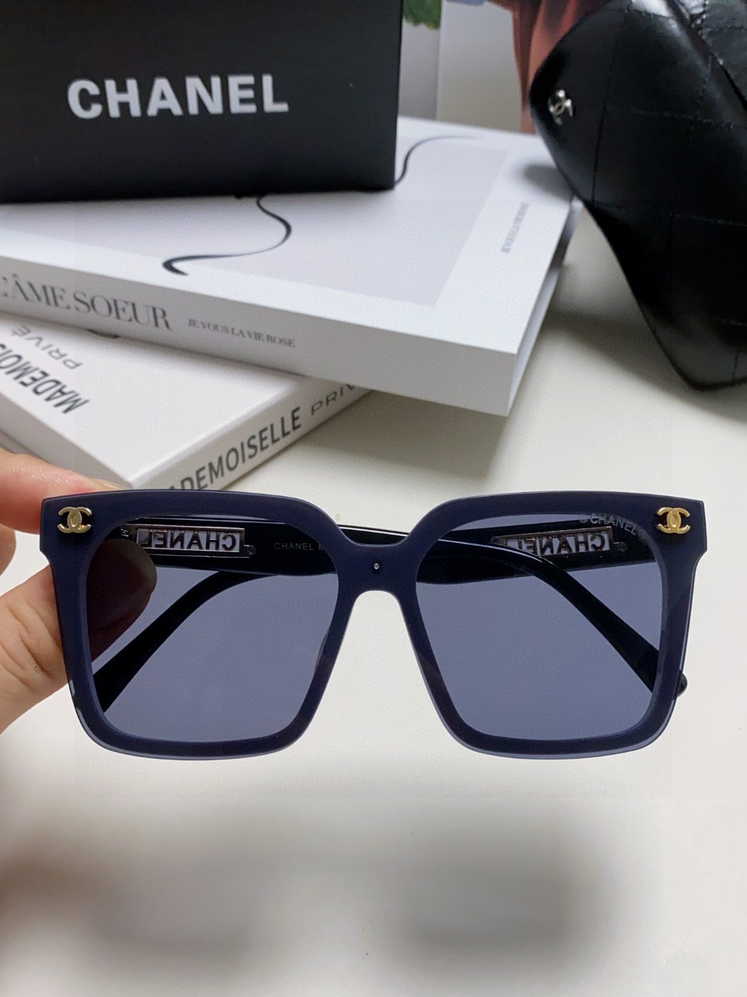 Chanel香奈儿 太阳镜🕶️圆脸宝看过来，超遮肉肉脸，显脸小川小香风25新款大方框墨镜百搭显瘦，巨显