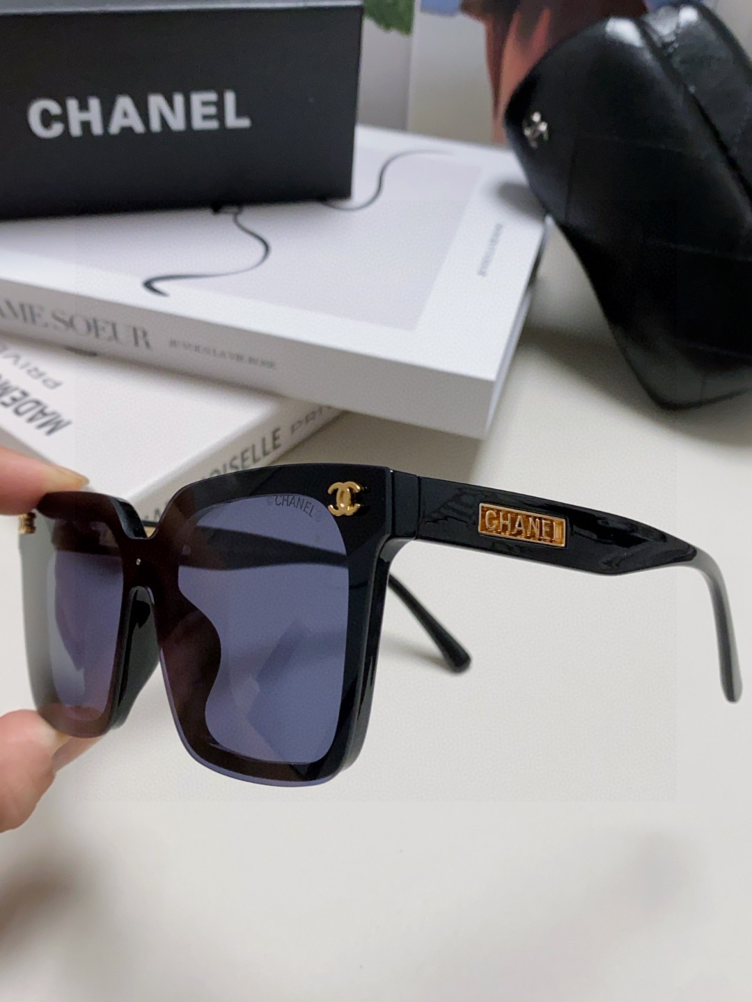 Chanel香奈儿 太阳镜🕶️圆脸宝看过来，超遮肉肉脸，显脸小川小香风25新款大方框墨镜百搭显瘦，巨显
