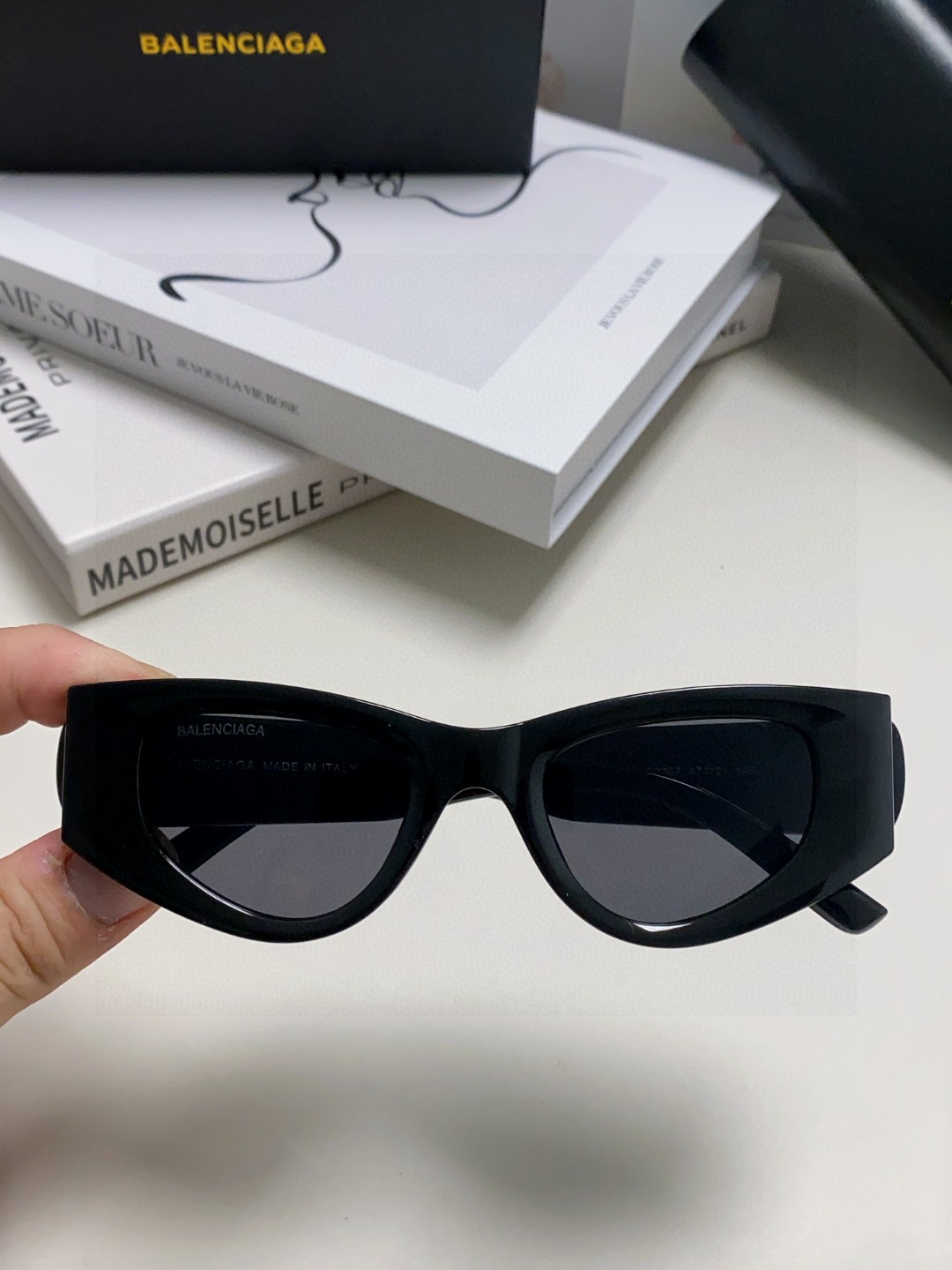  Balenciaga巴黎世家 2025新款猫眼墨镜个性遮阳男女偏光小红书网红街拍防紫外线太阳镜 