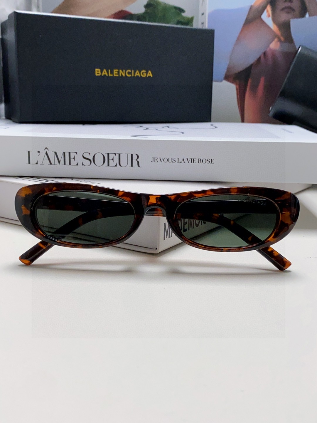   balenciaga巴黎世家 复古小框椭圆太阳镜男 简约时尚欧美ins墨镜潮流窄框显脸小眼镜女