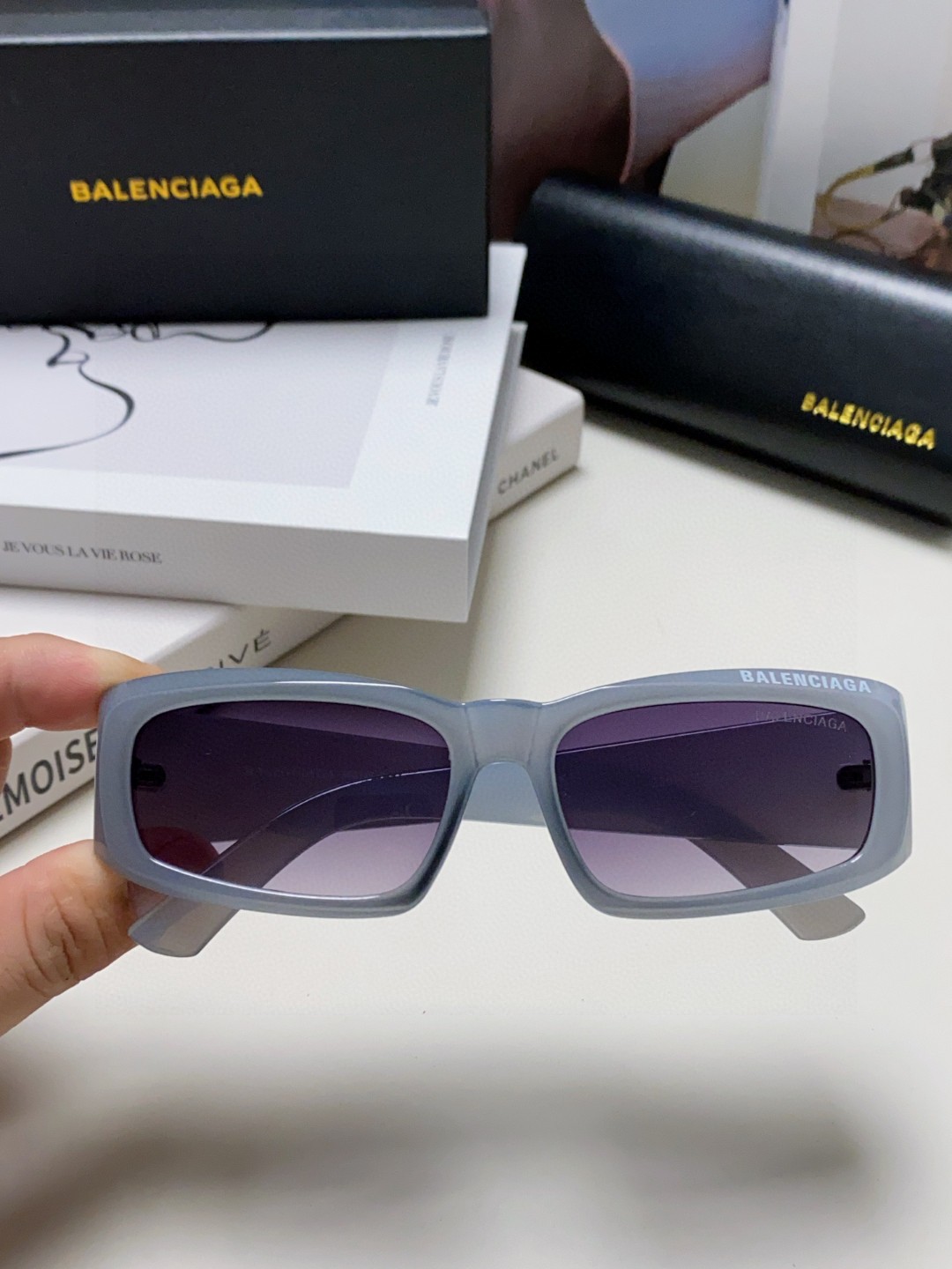  BALENCIAGA 巴黎世家 新款太阳 春夏最新太阳镜  百搭时尚 品质高超 方形